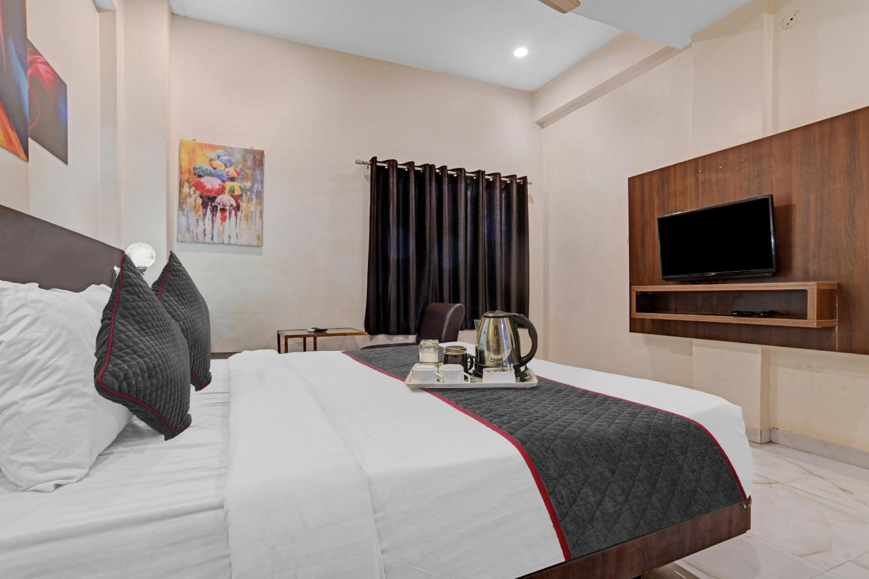 Classic Triple Room - Photo 16