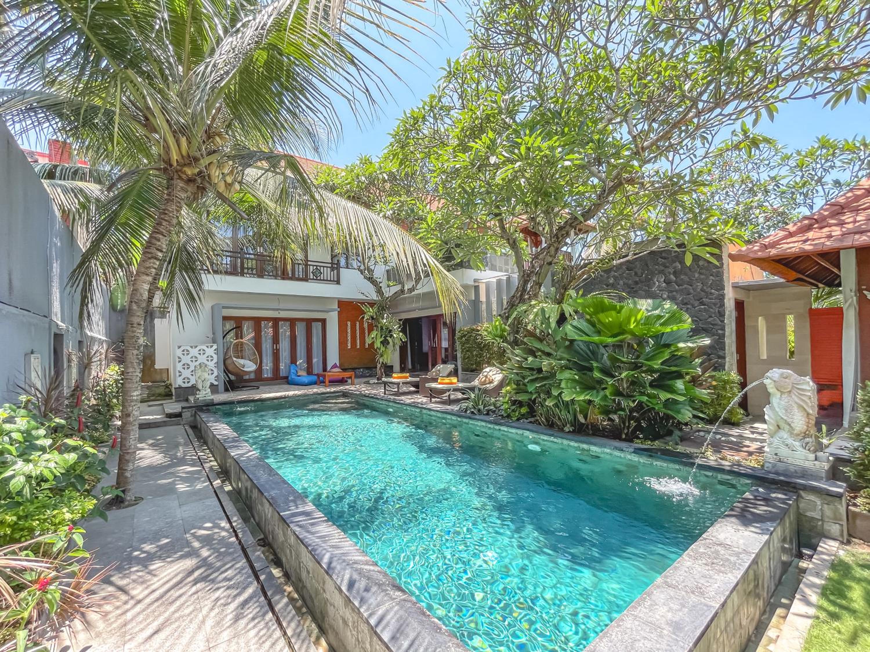 Villa with Private Pool - Photo 23