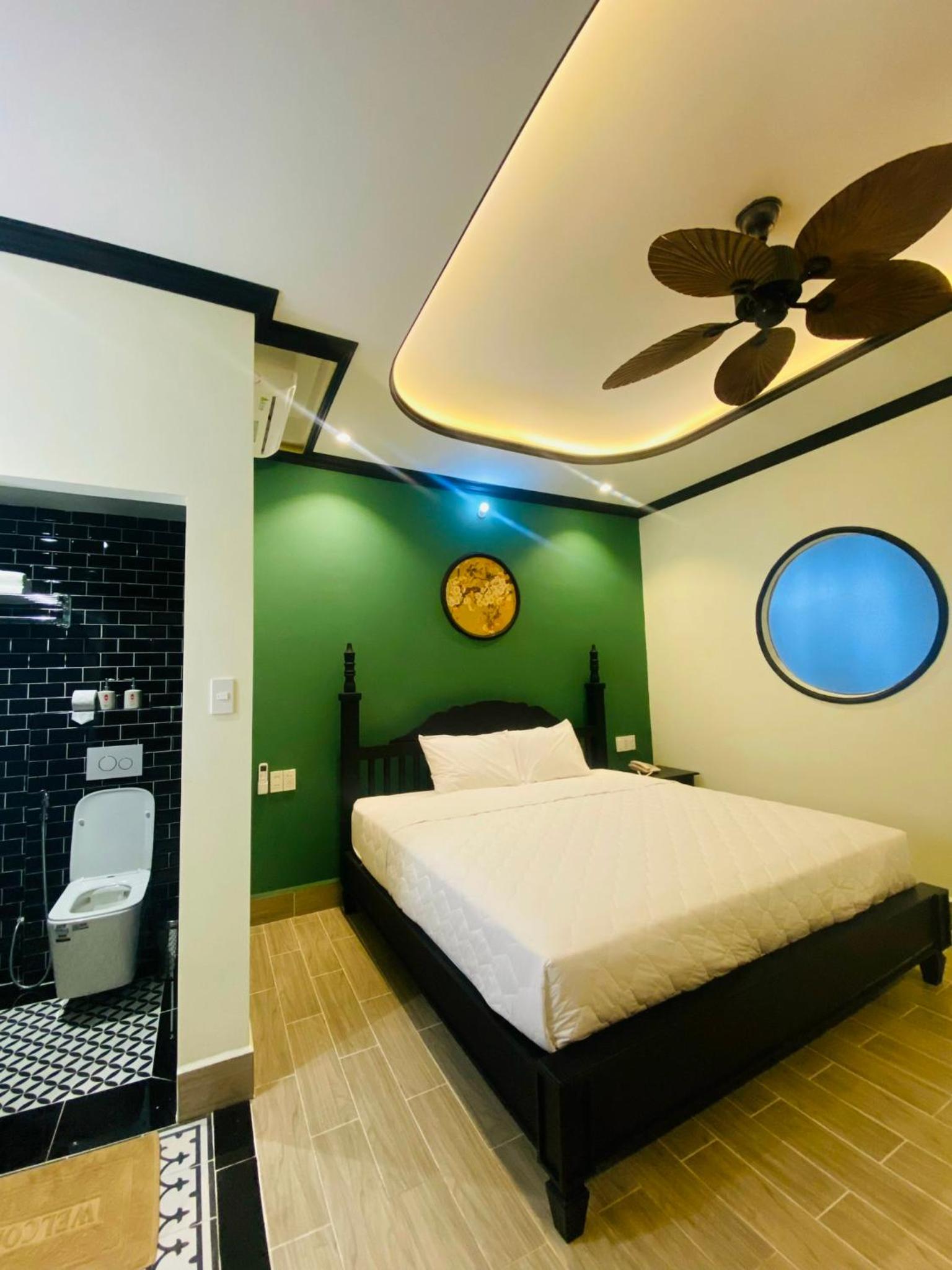 Large Double Room photo 2
