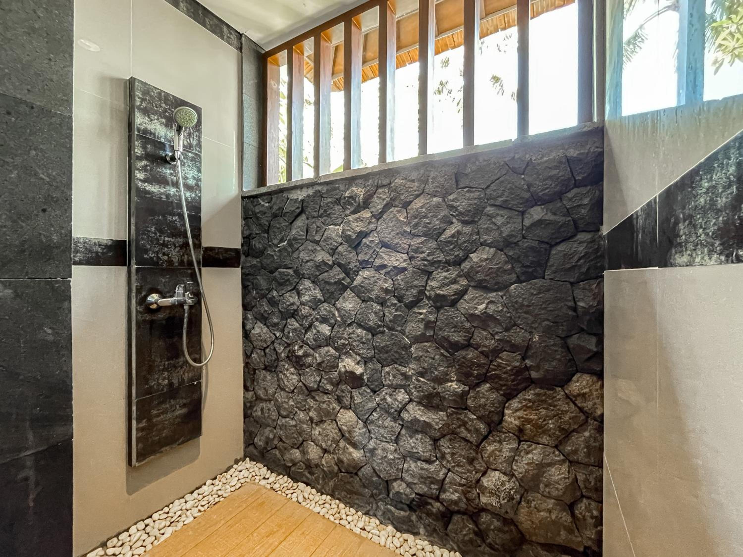 Villa with Private Pool - Photo 12