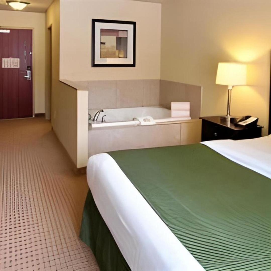 King Suite with Spa Bath