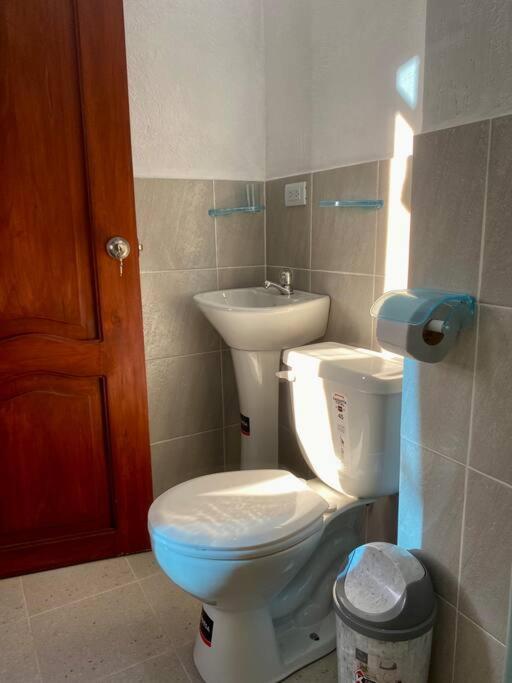 Three-Bedroom Apartment - High Floor photo 2