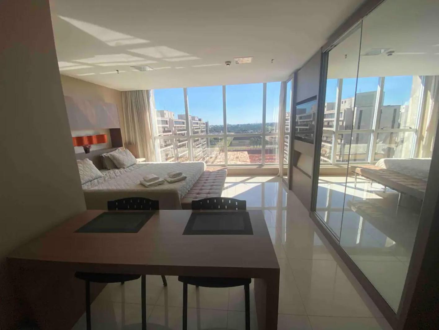 Deluxe King Suite
