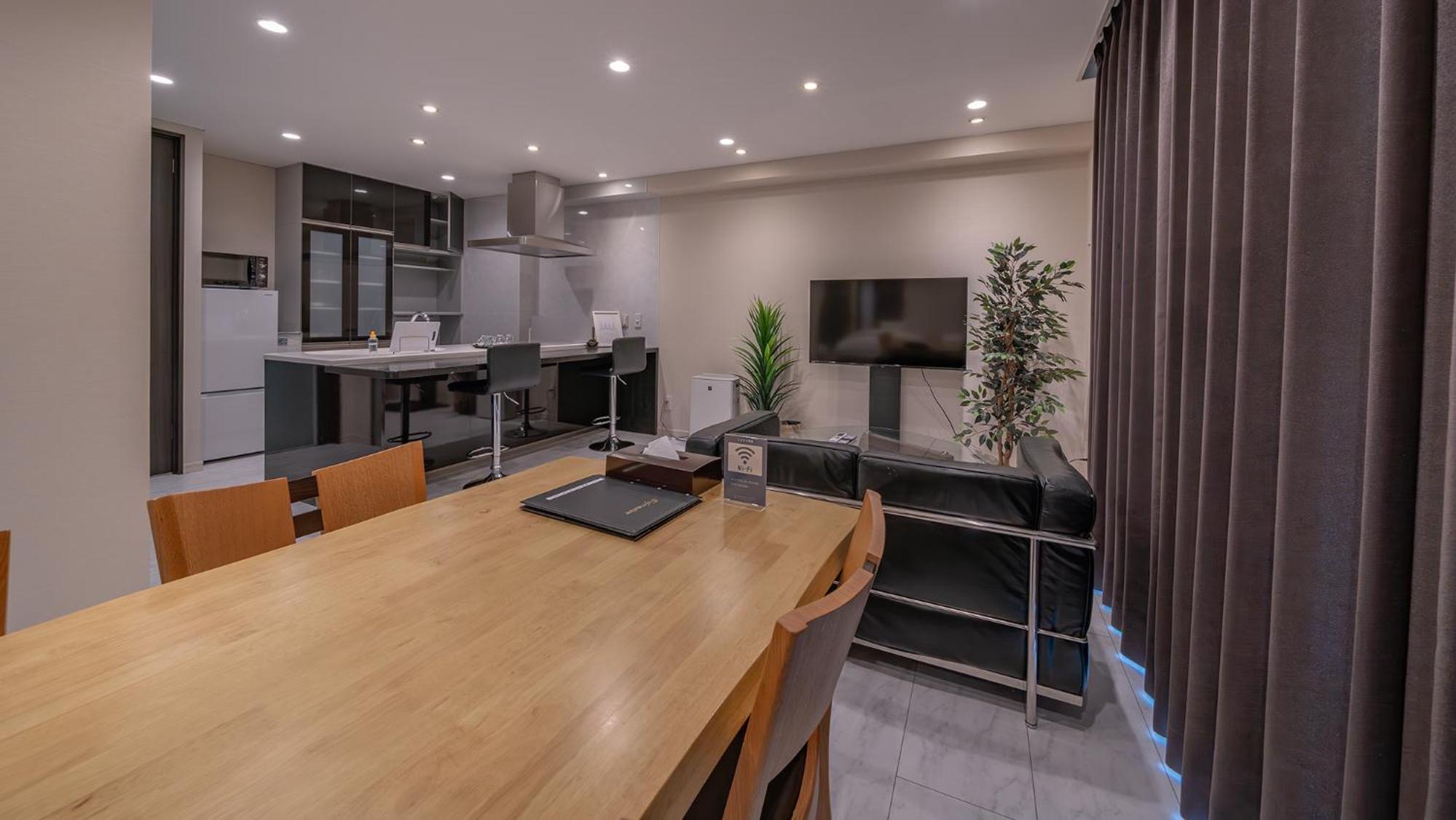 Suite - Photo 11