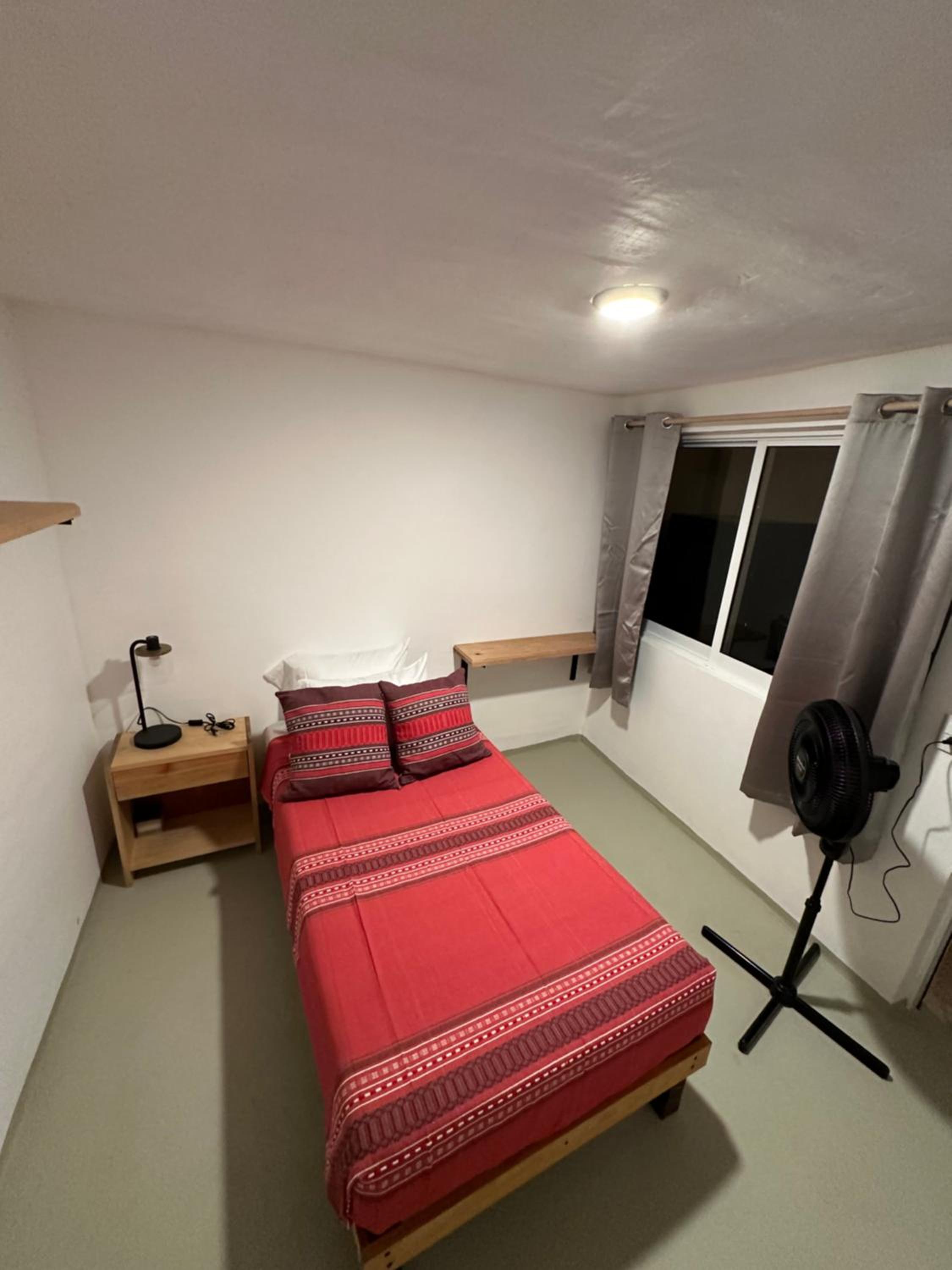 Single Room With Shared Shower And Toilet photo 1