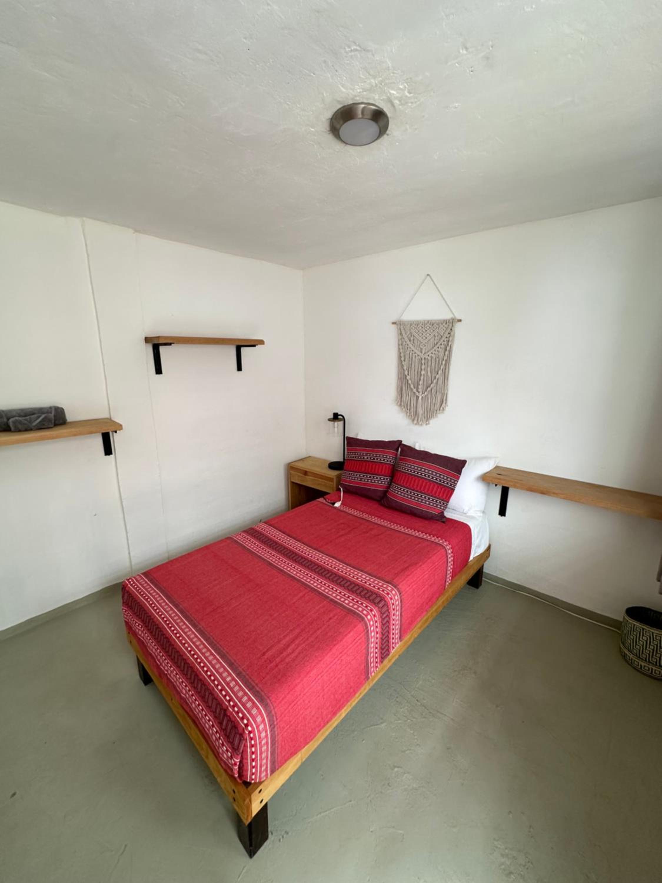 Single Room With Shared Shower And Toilet photo 2
