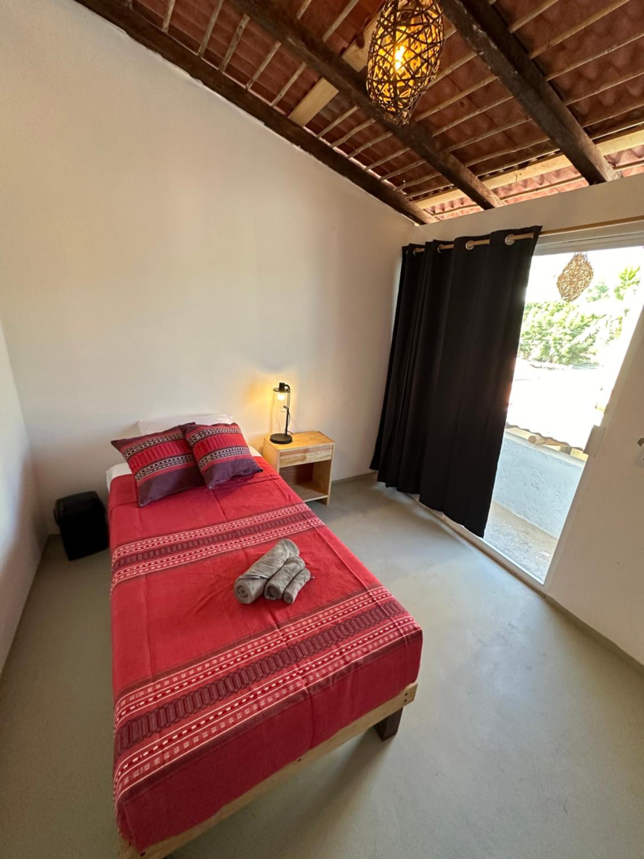 Single Room With Shared Shower And Toilet photo 1