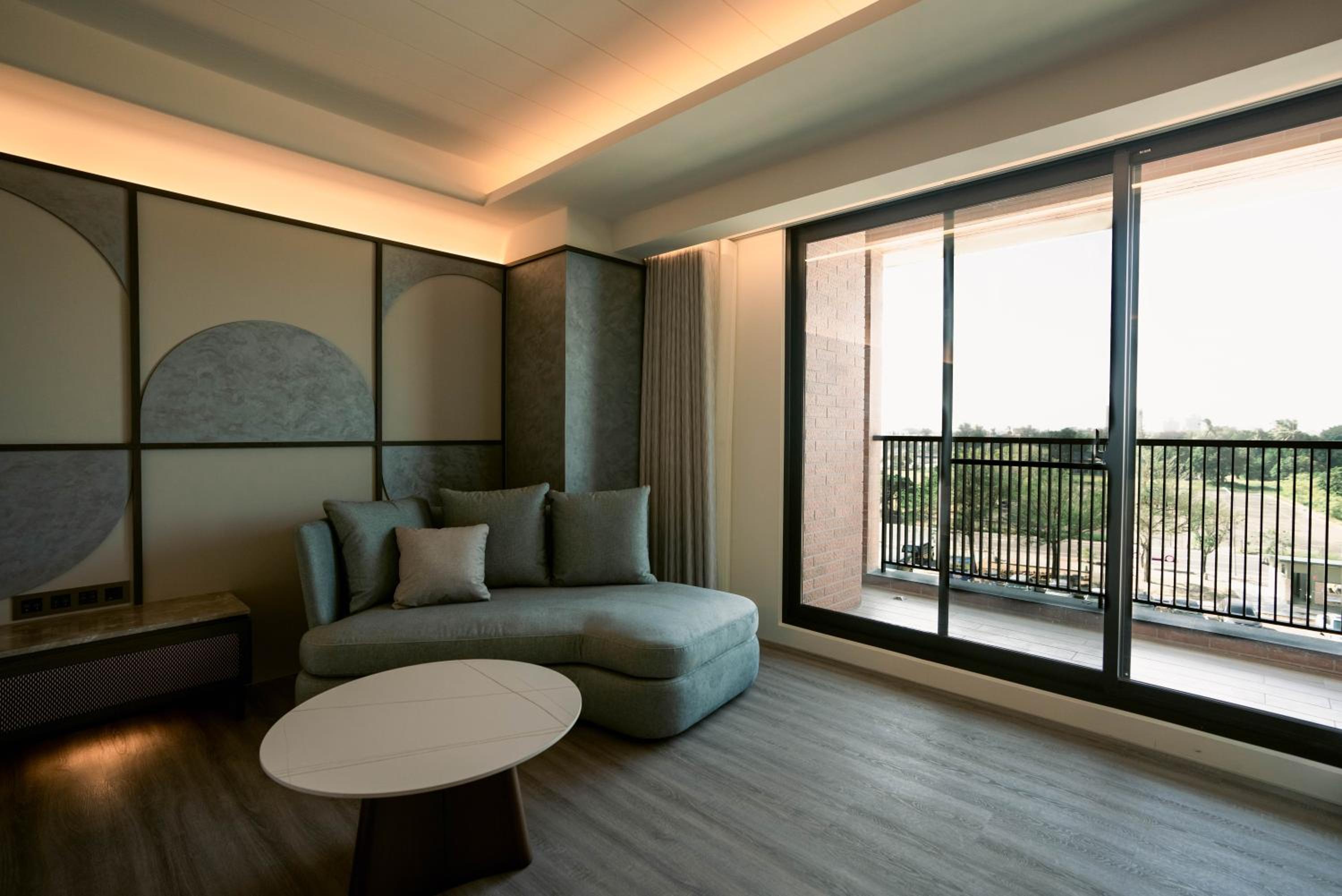 Deluxe Double Room with Balcony photo 2