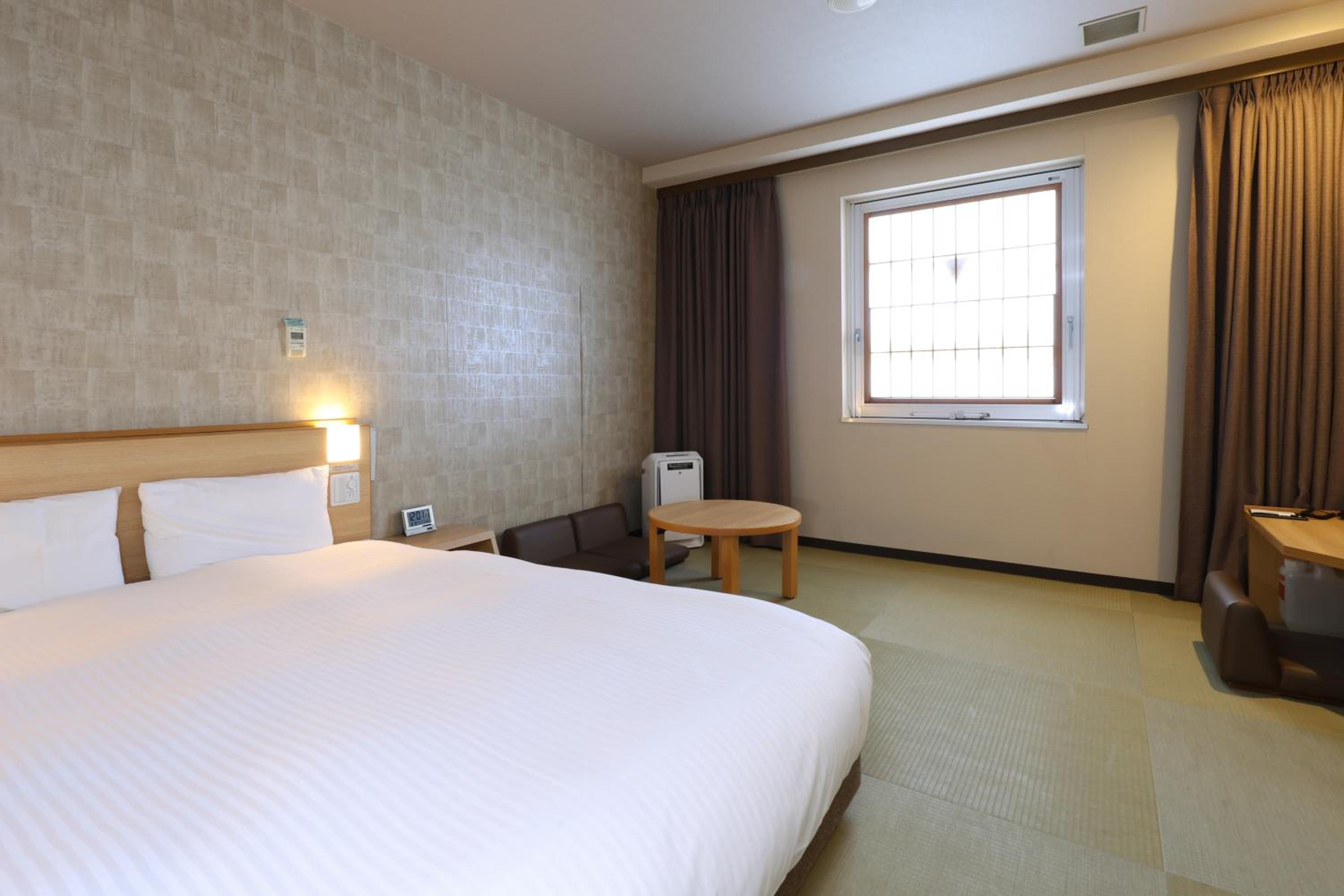 Queen Room with Tatami Area - Non-Smoking