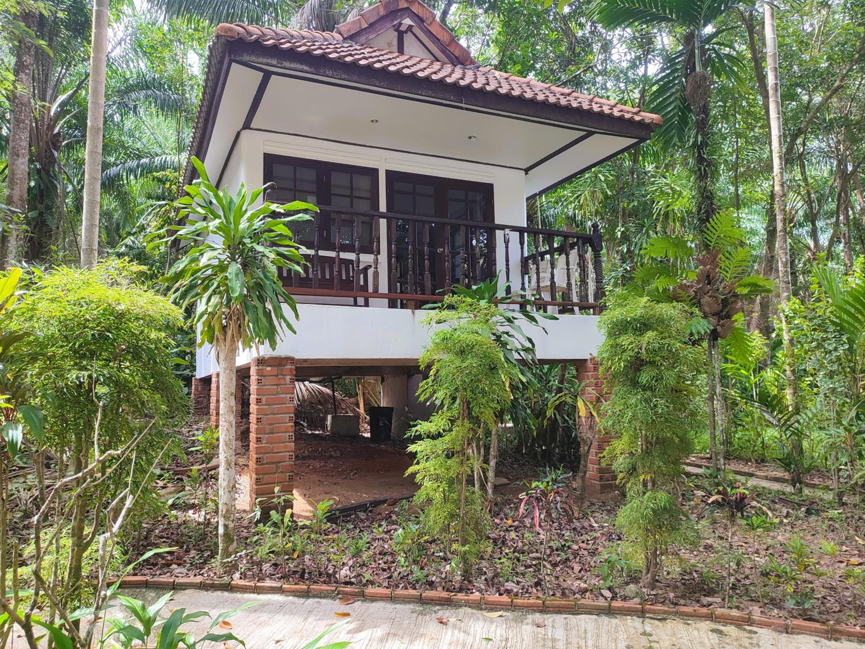 Deluxe Bungalow with Sea View - Photo 3