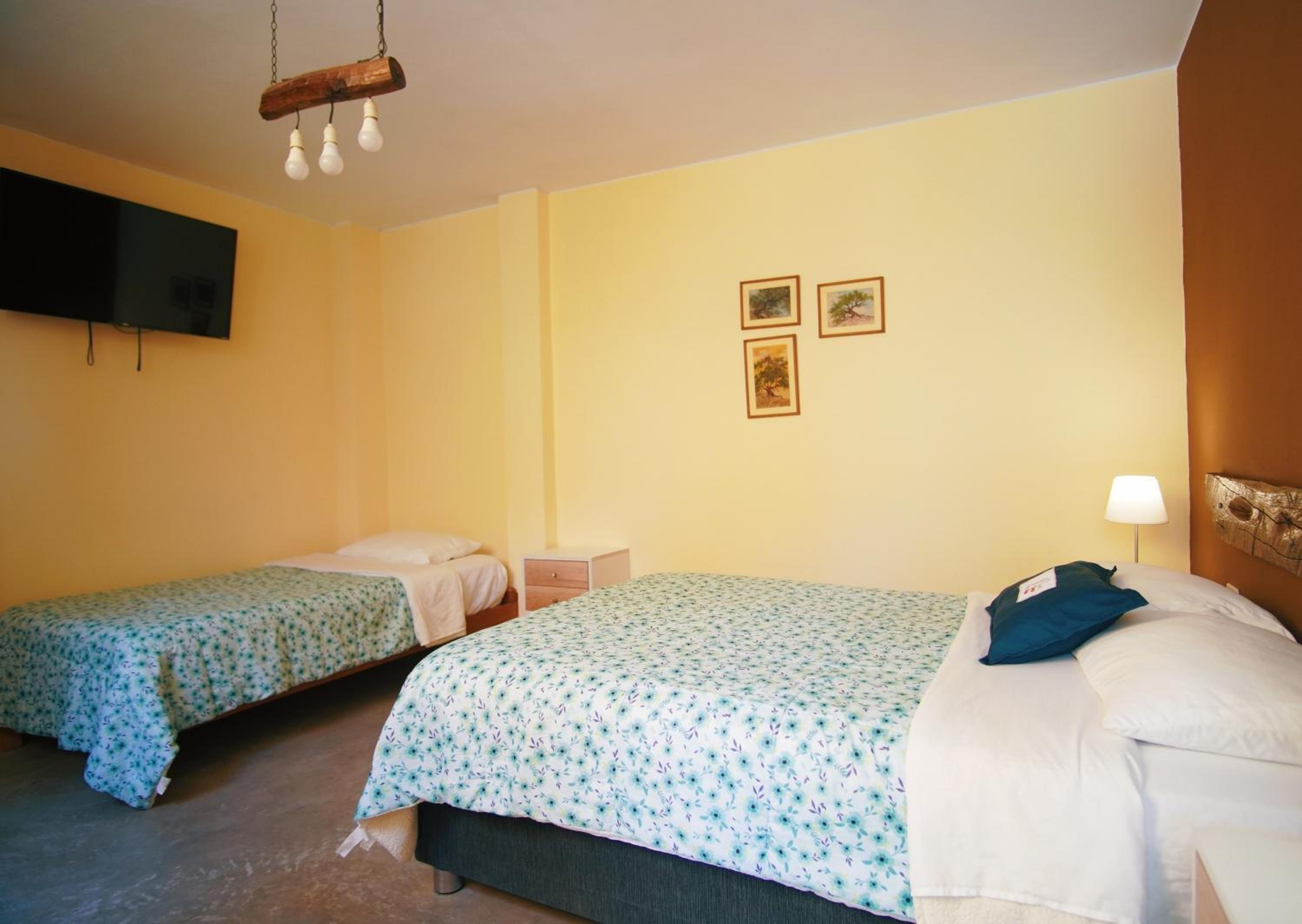 Standard Triple Room - Photo 4