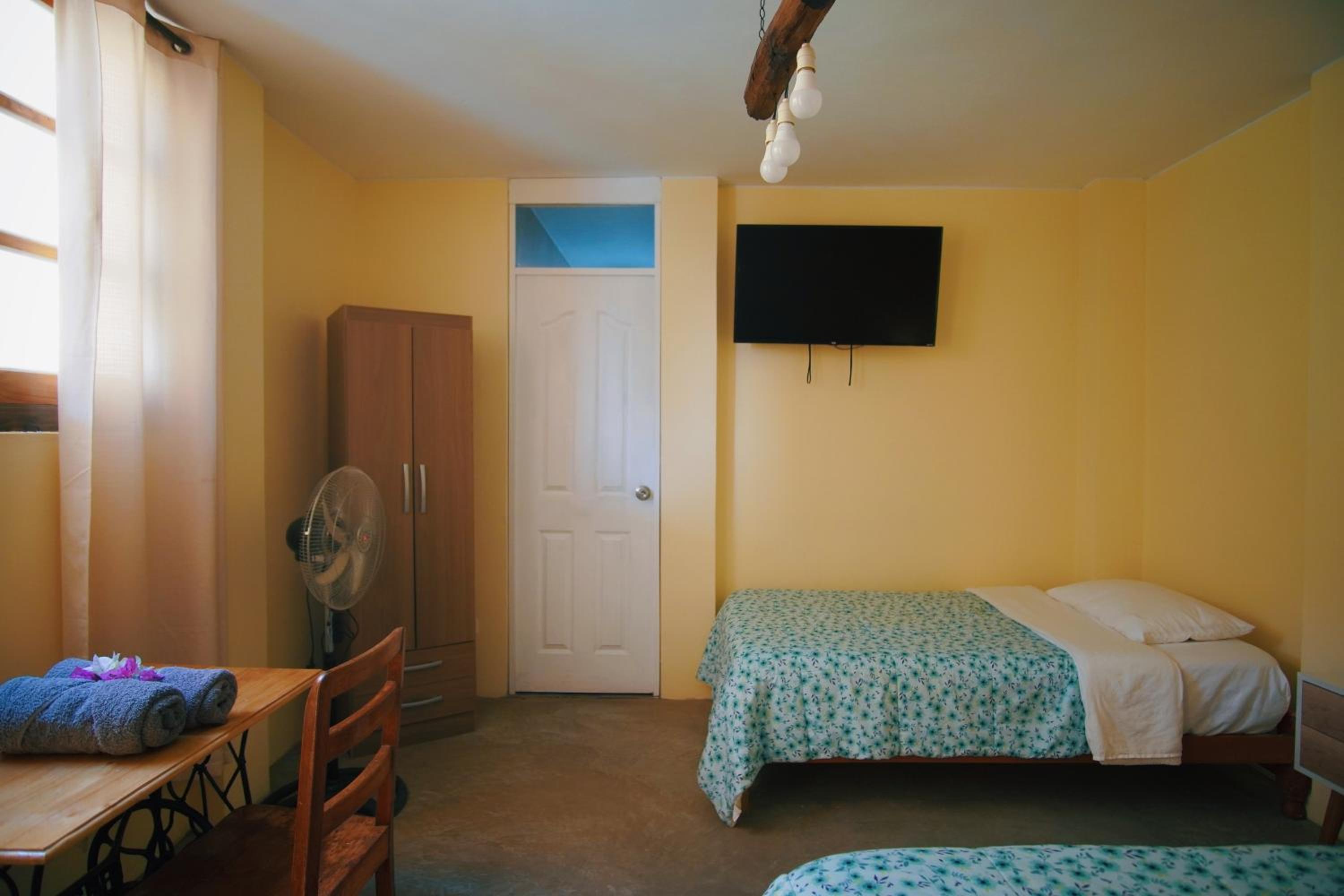 Standard Triple Room - Photo 6