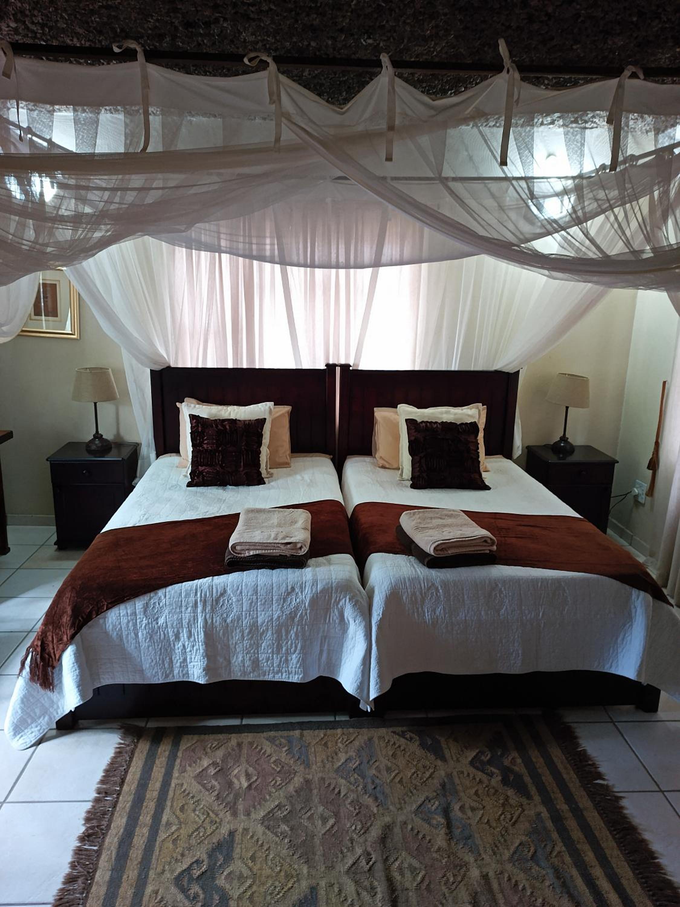 Double Room with Private Bathroom photo 3