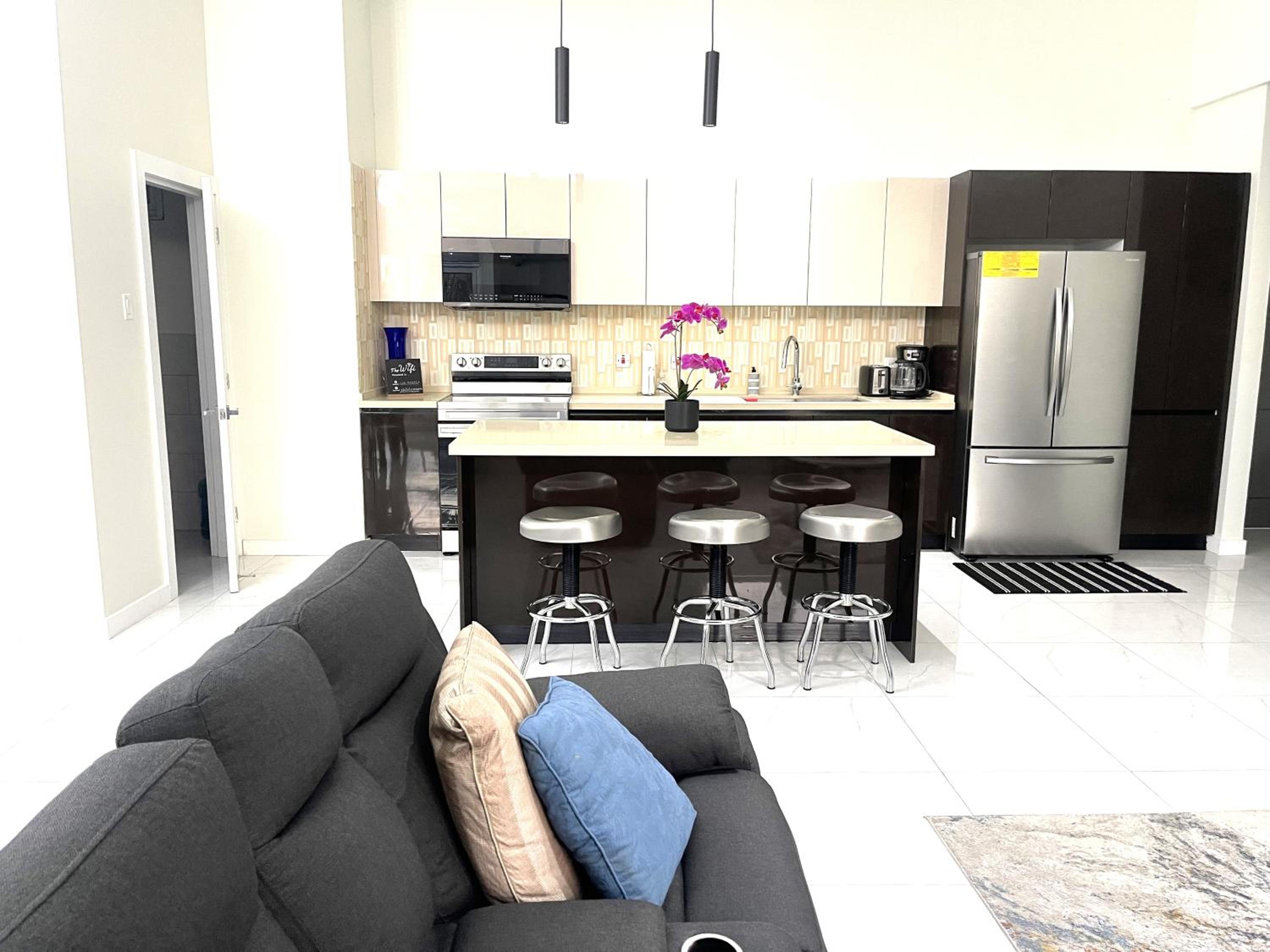 Apartment With View And Balcony photo 3