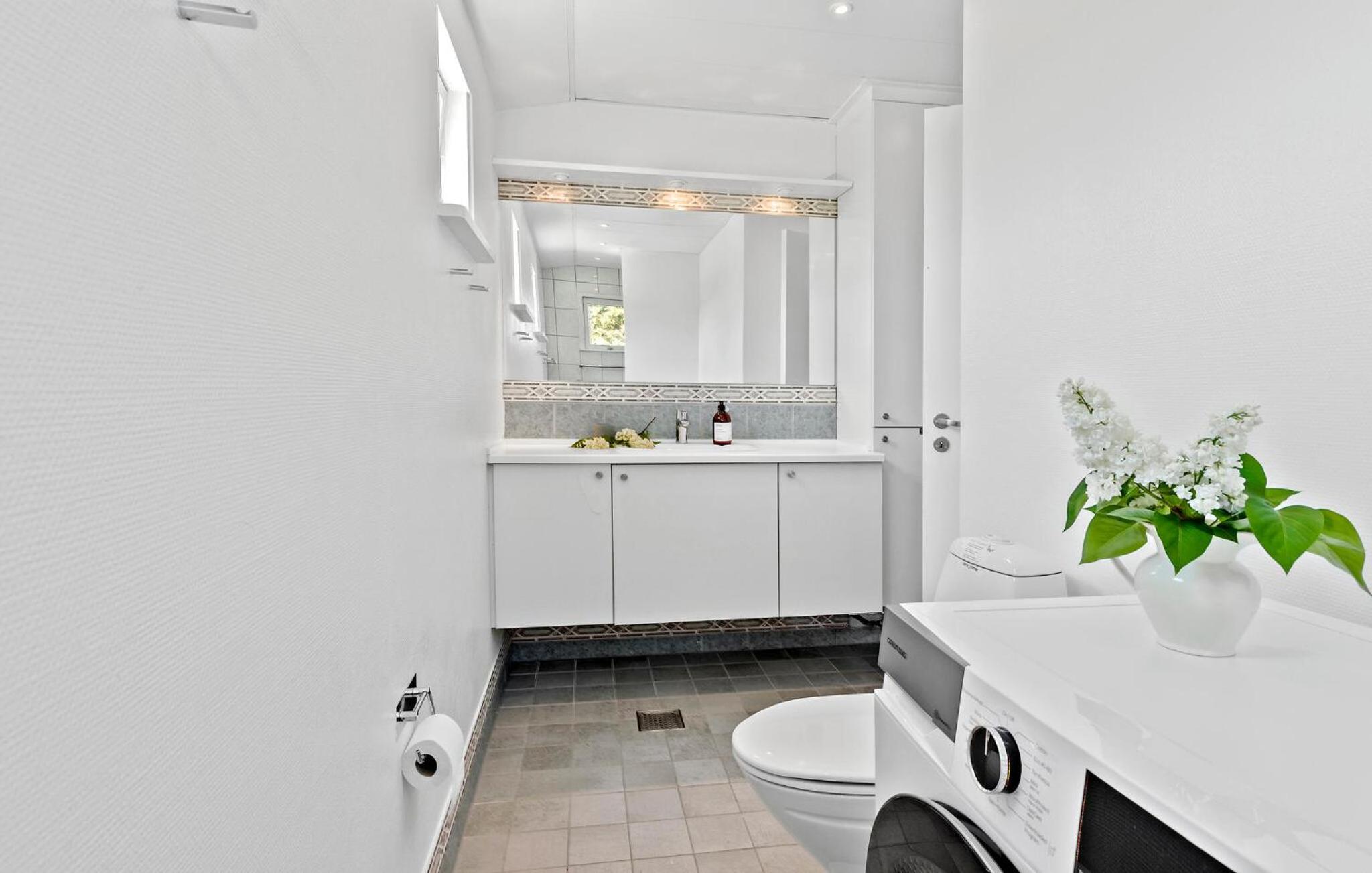 Two-Bedroom Holiday Home photo 3