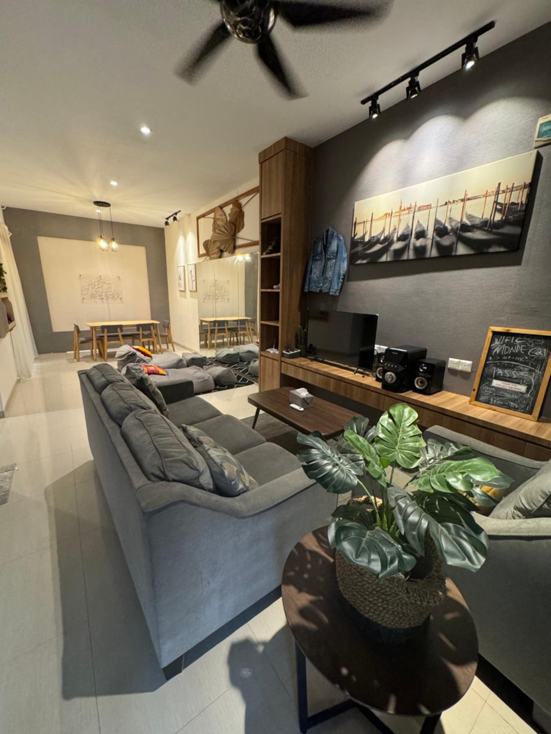 Three-Bedroom House photo 1