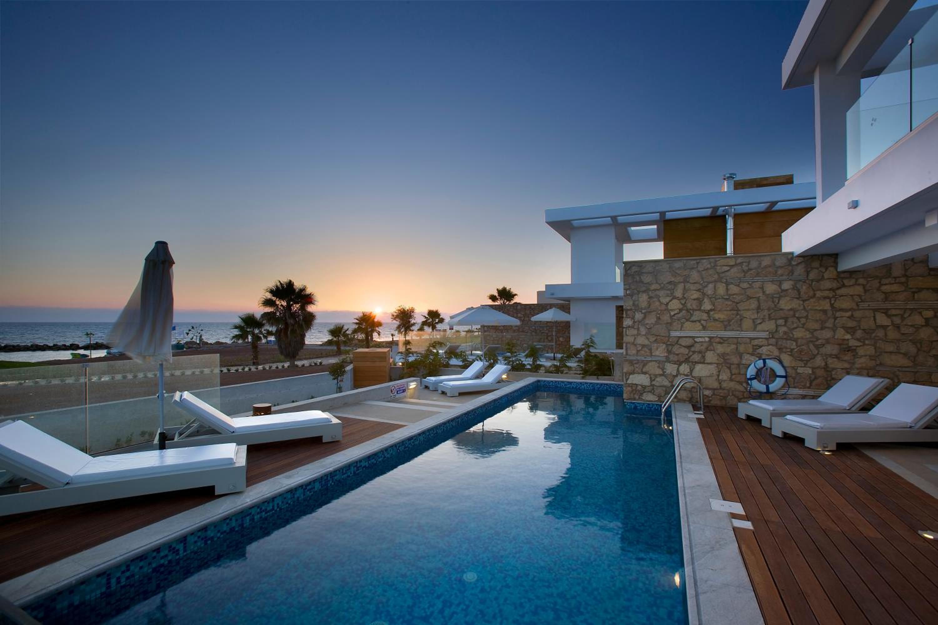 Three-Bedroom Villa - Beach Front - Cyan