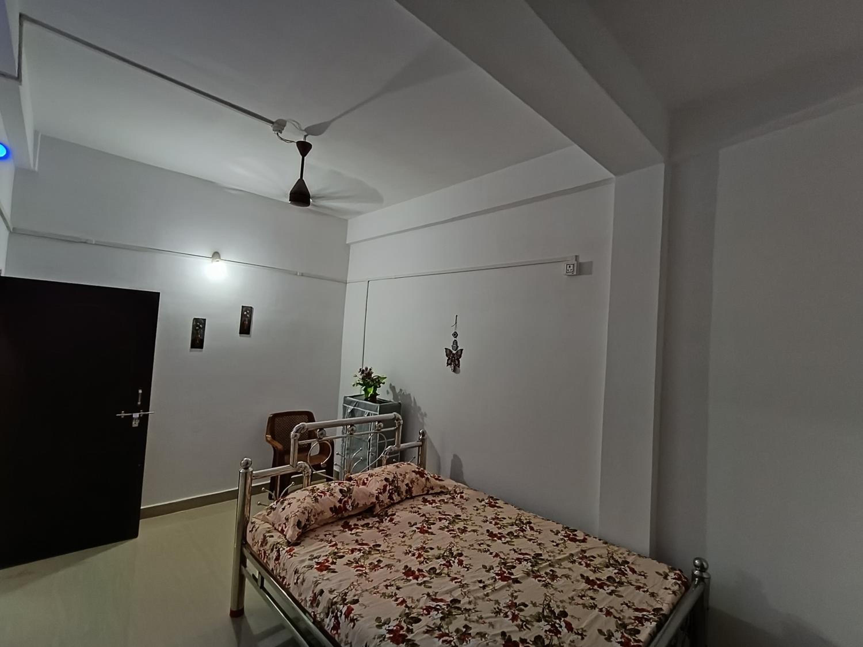 Deluxe One-Bedroom Apartment photo 3