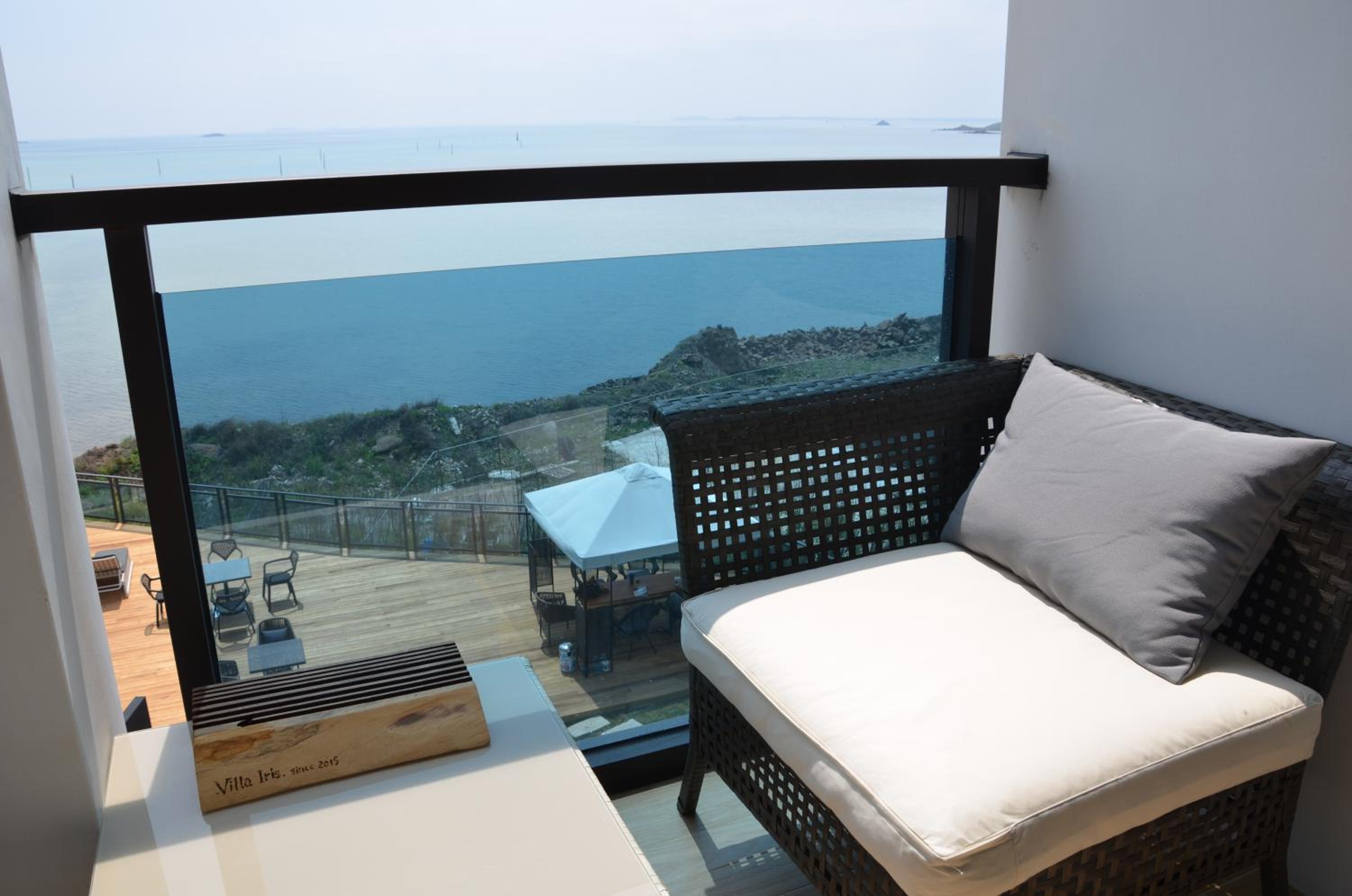 Family Room with Sea View photo 3