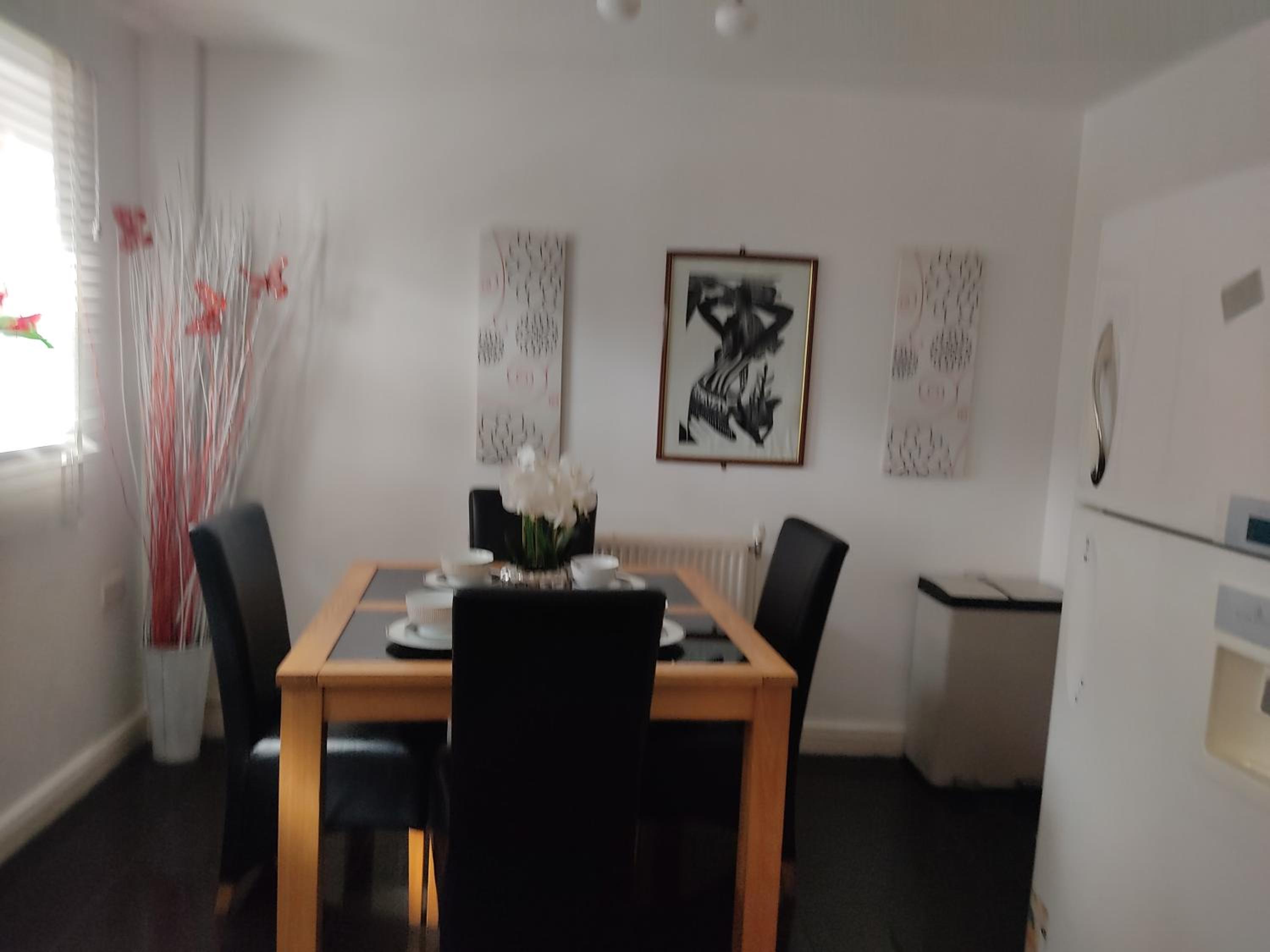 Budget Twin Room - Photo 4