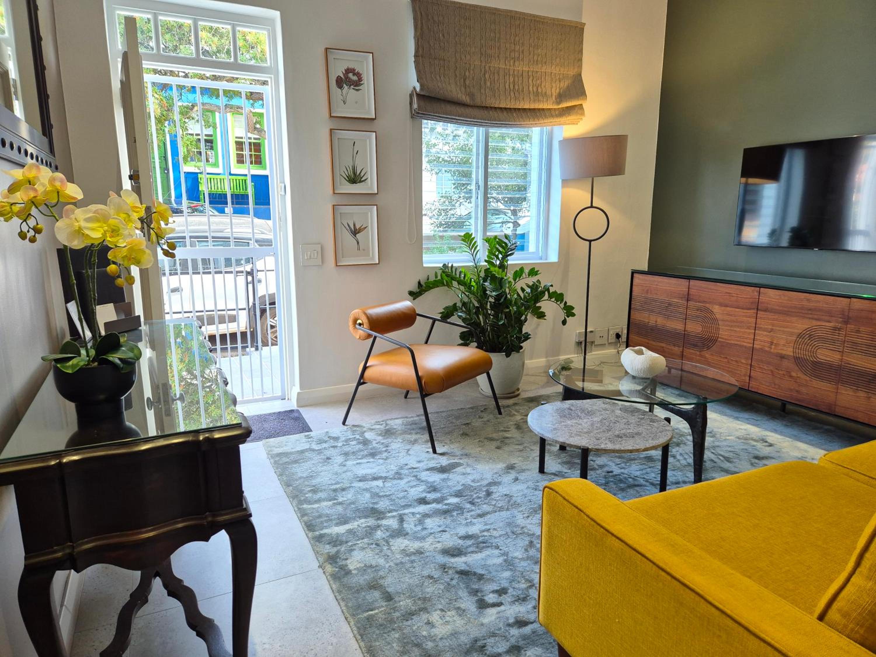 Two-Bedroom Villa with Private Courtyard – 98 Waterkant Street