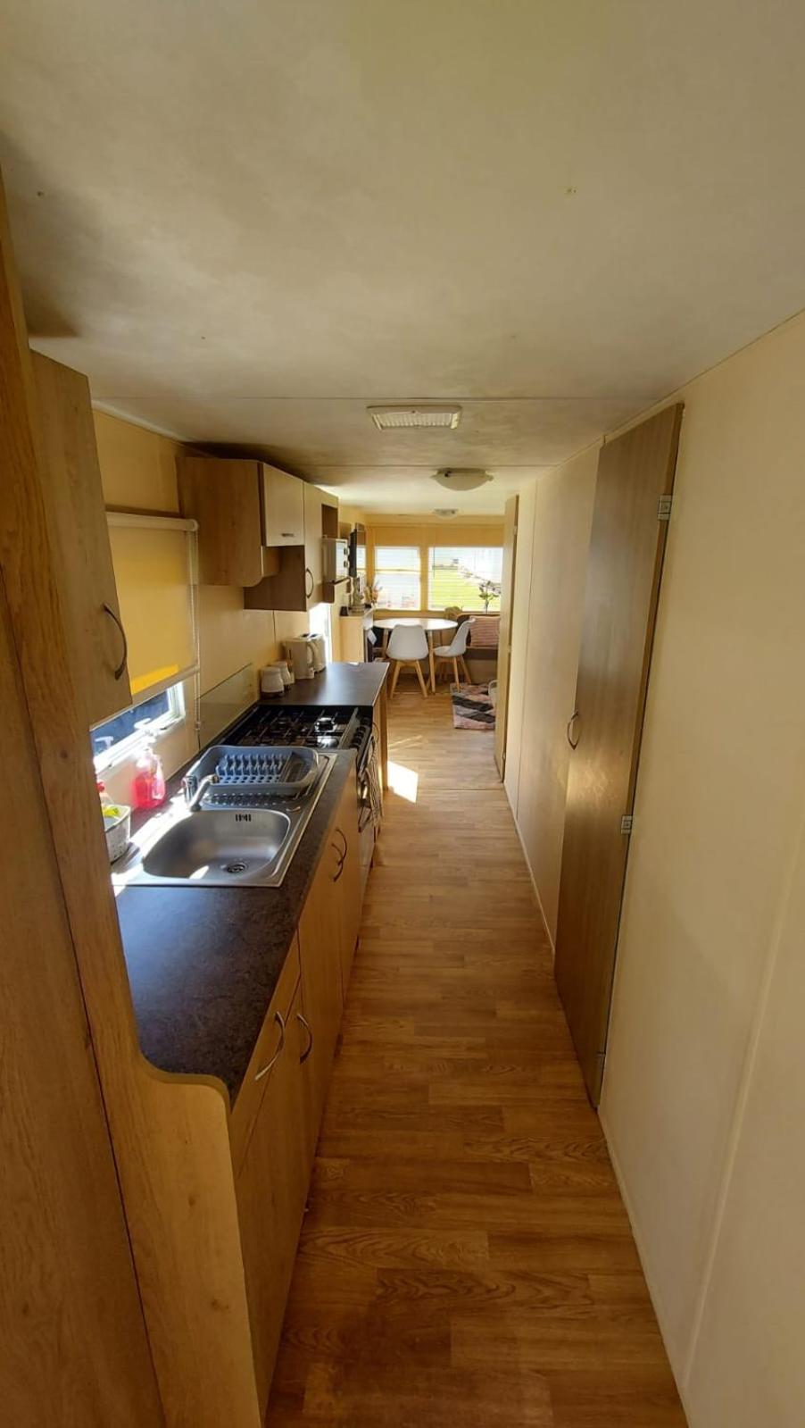 Mobile Home photo 2