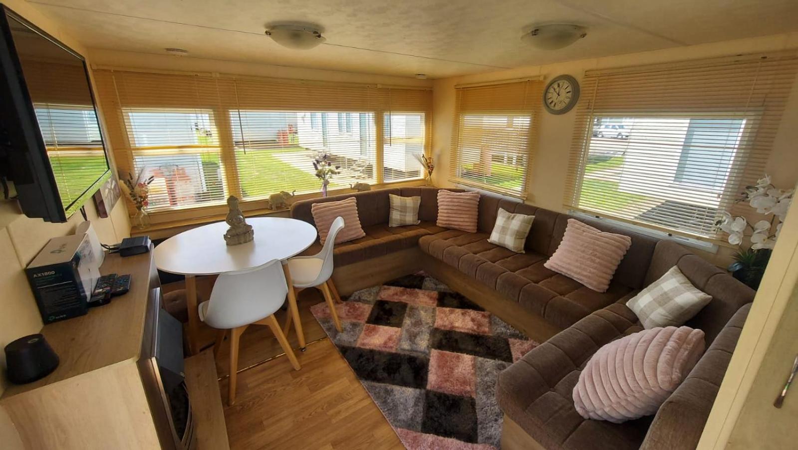 Mobile Home photo 3