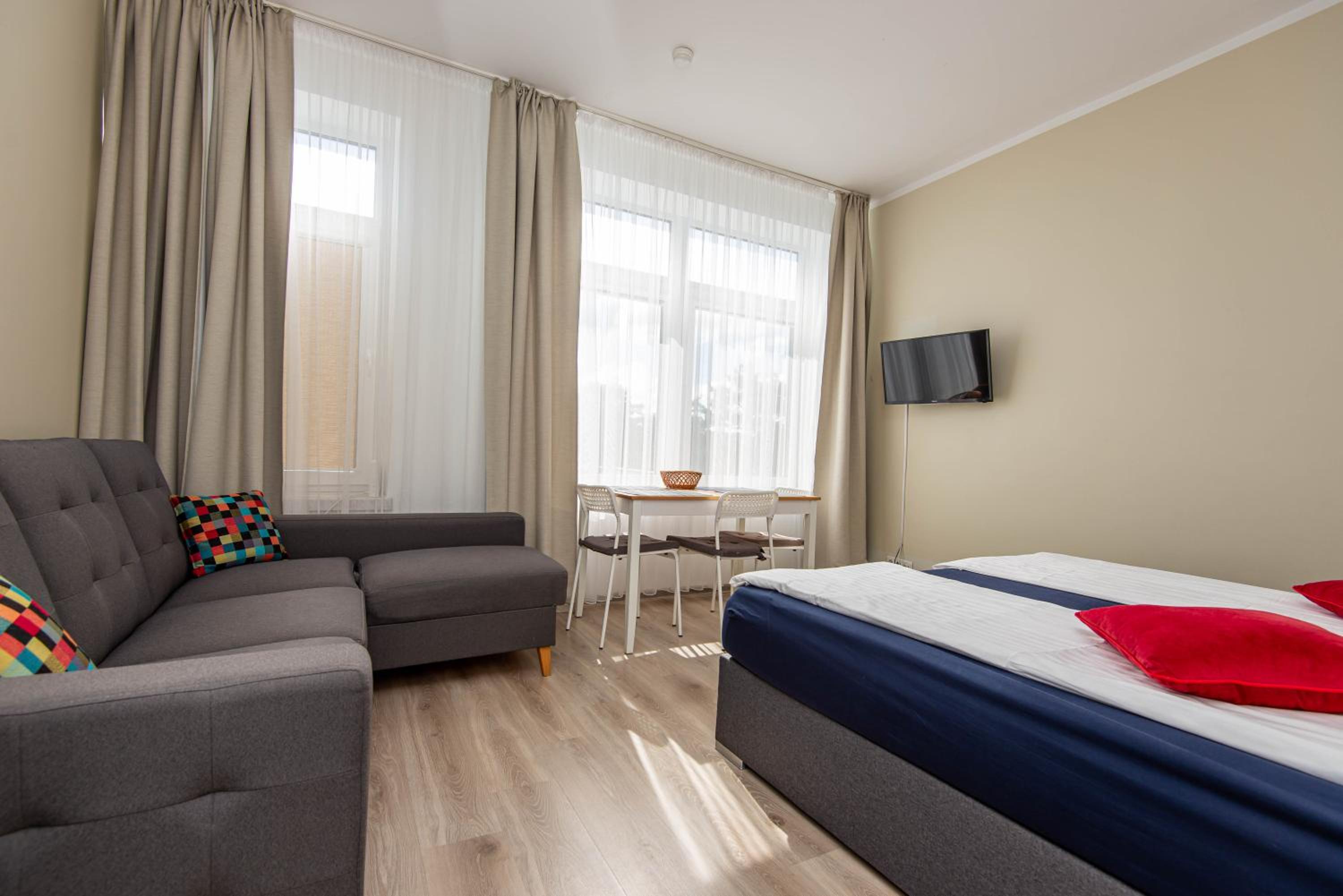 One-Bedroom Apartment - Photo 8