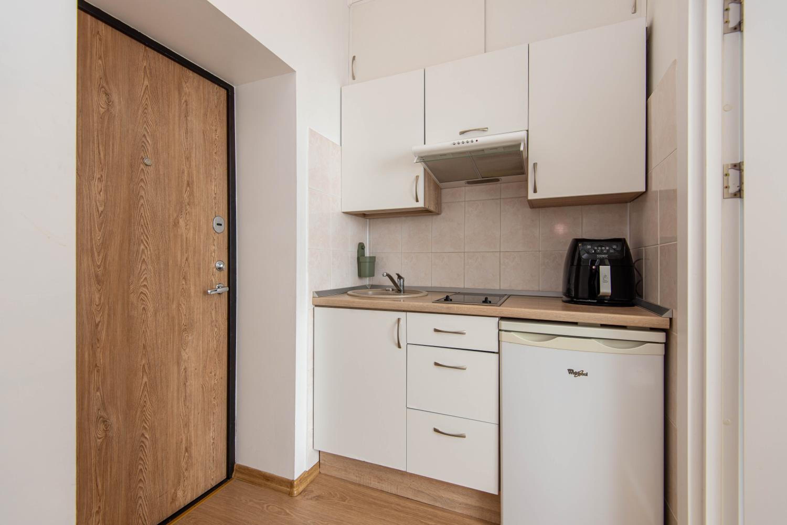 One-Bedroom Apartment - Photo 11