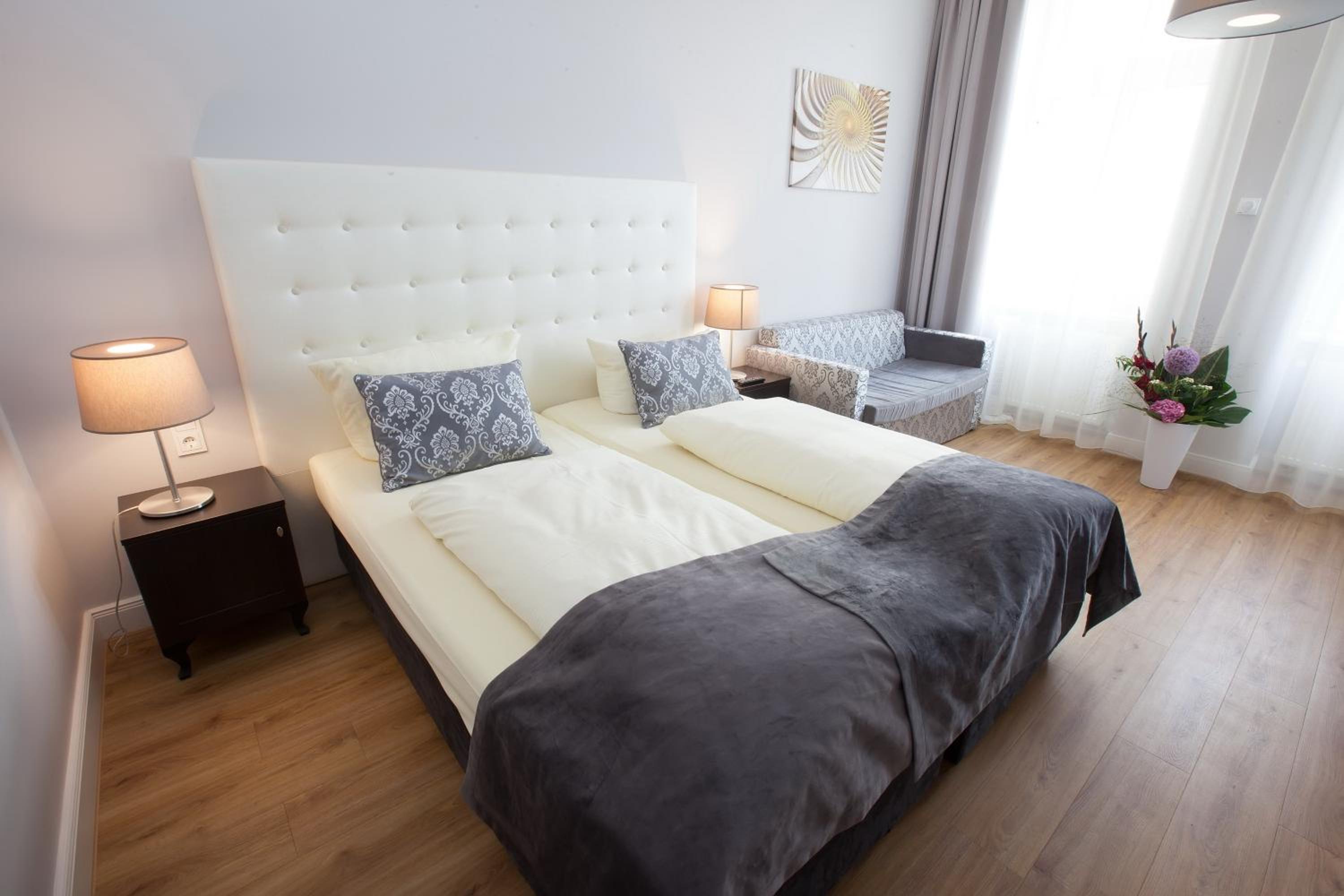 Standard Double Room - Photo 6