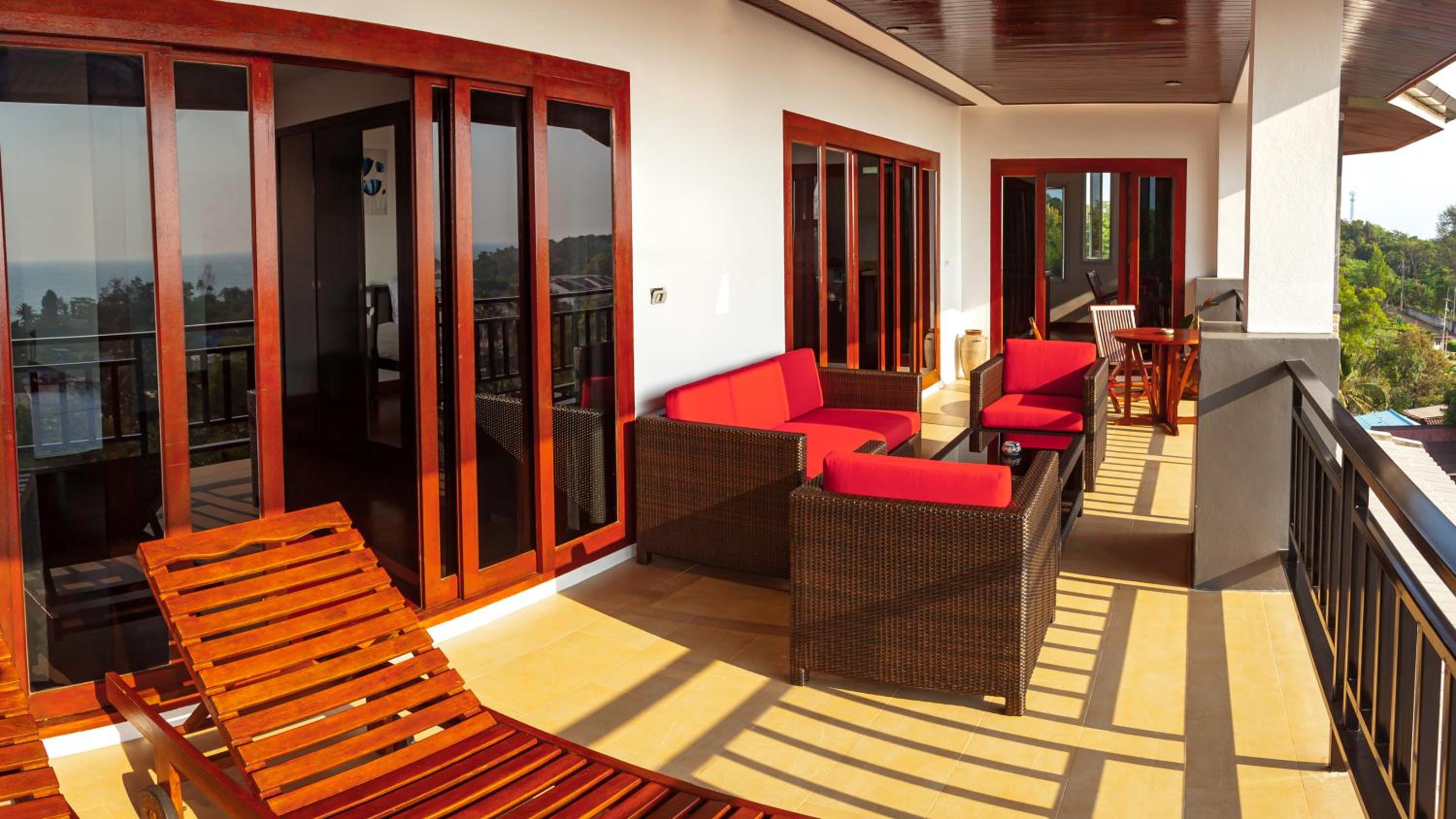 Three-Bedroom Apartment with Sea View photo 3