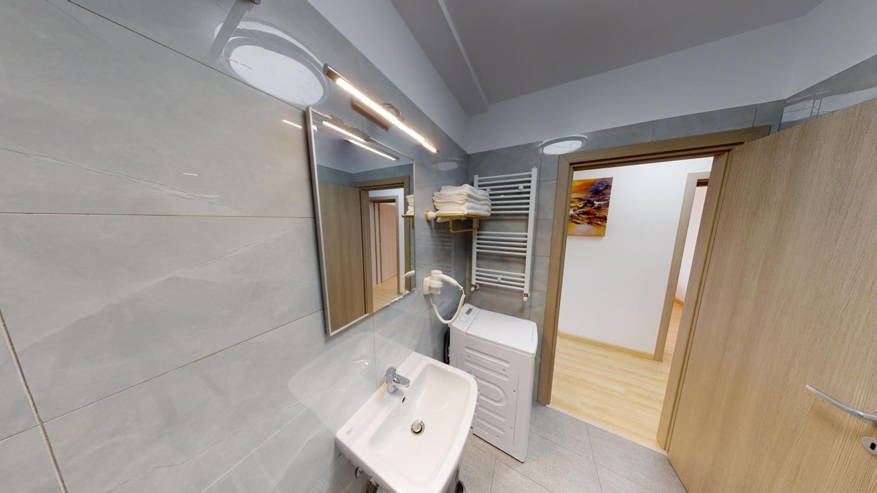 King Junior Suite with Balcony - Photo 10