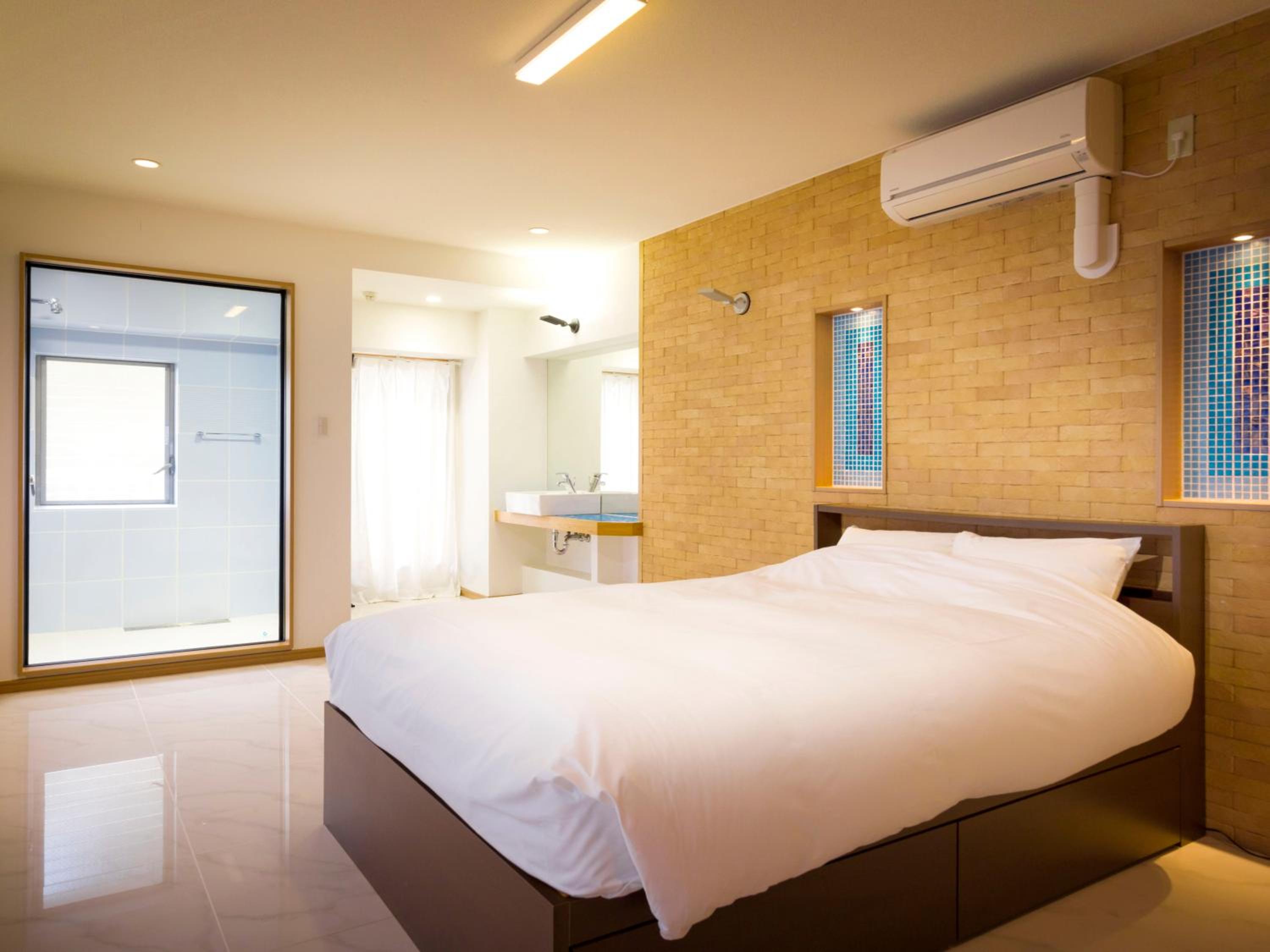 Superior Suite with Sea View - Photo 3