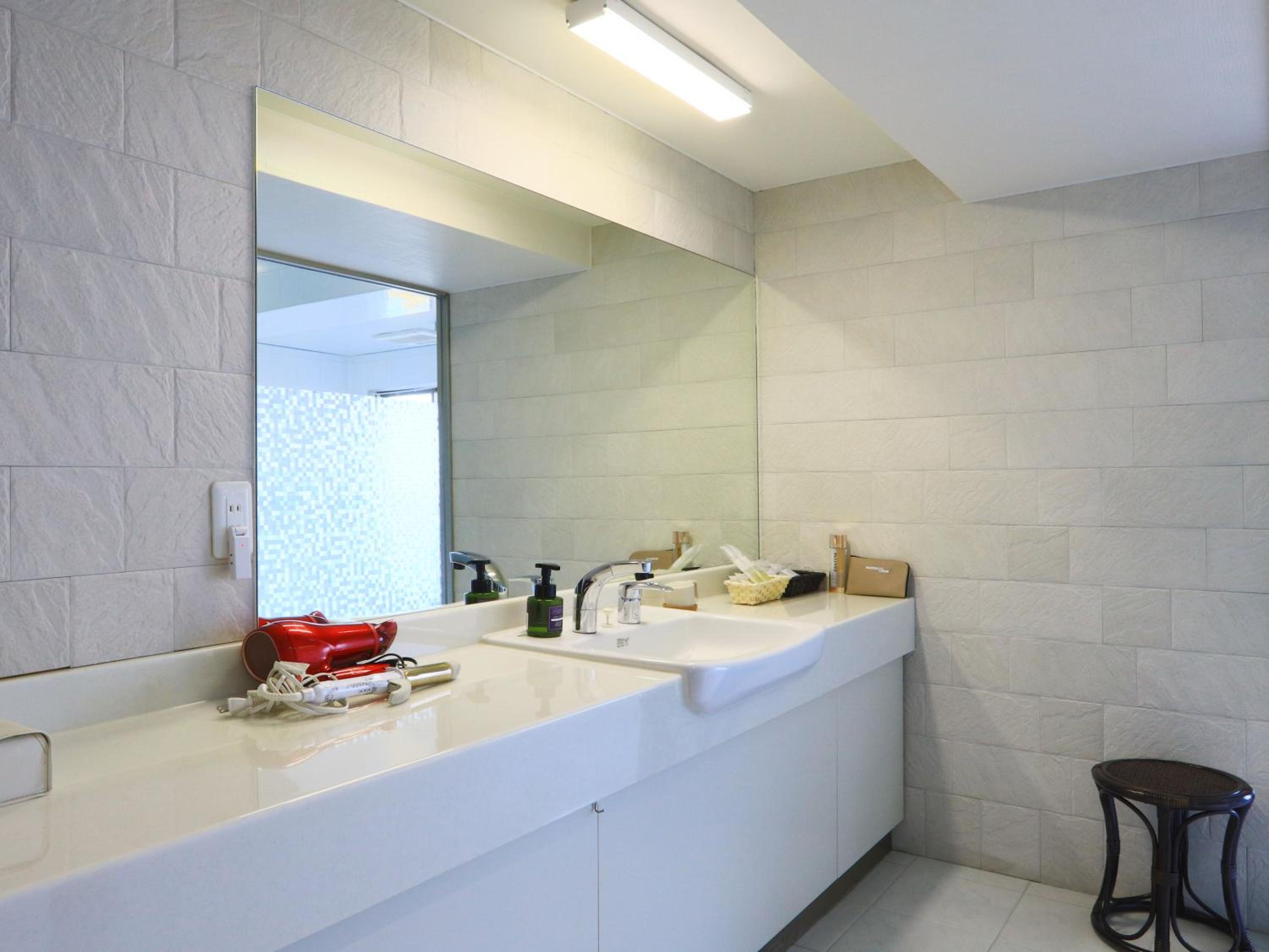 Superior Suite with Sea View - Photo 23