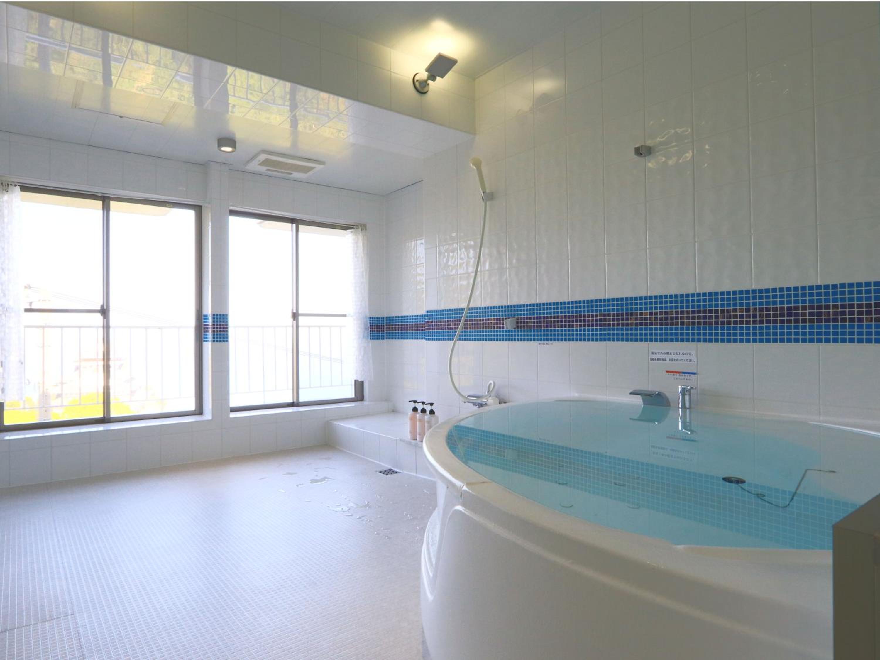 Superior Suite with Sea View - Photo 24