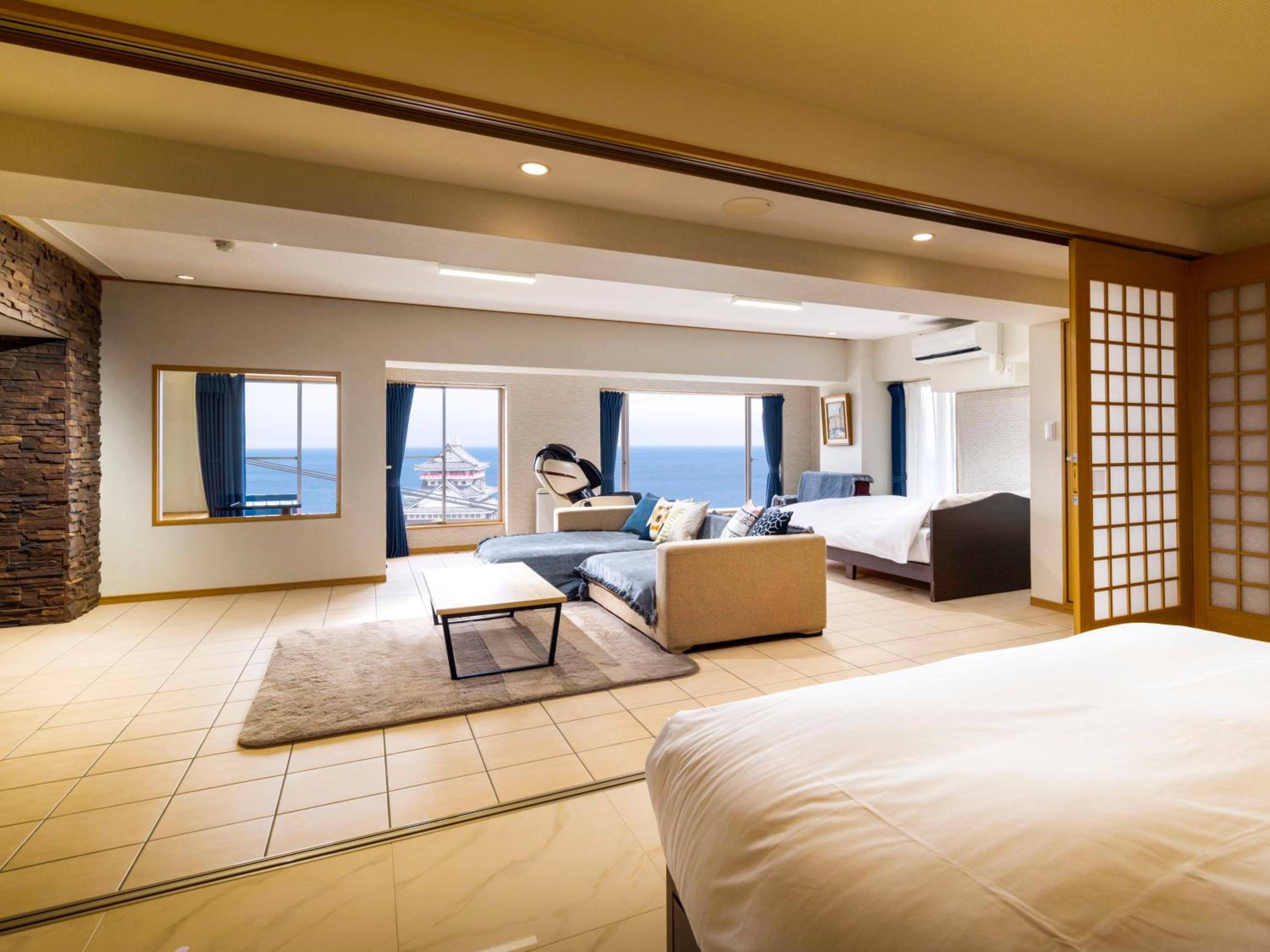 Superior Suite with Sea View - Photo 16