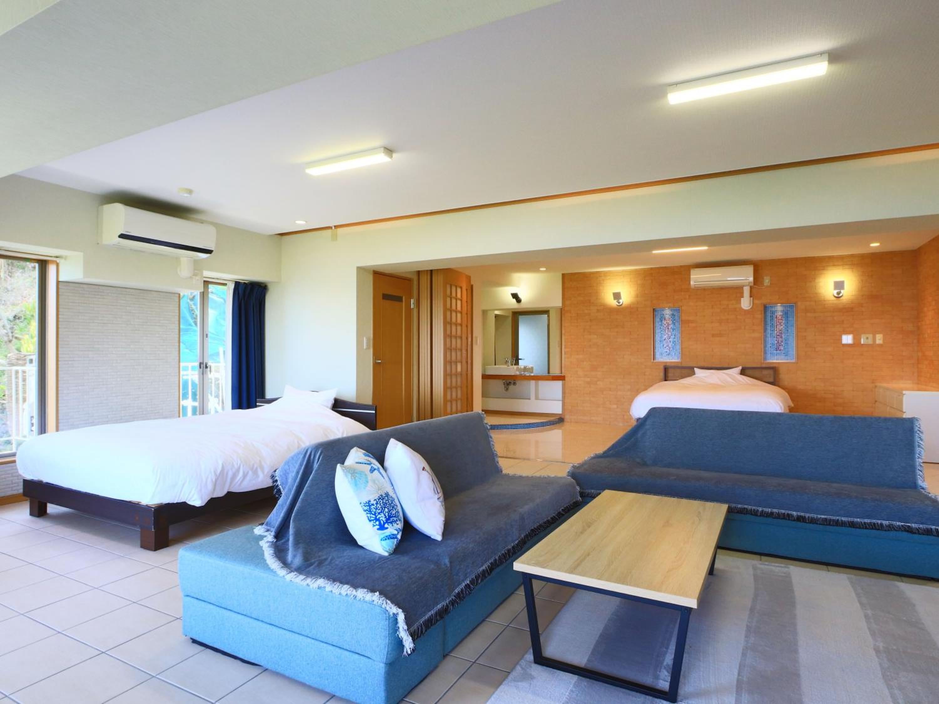 Superior Suite with Sea View - Photo 18