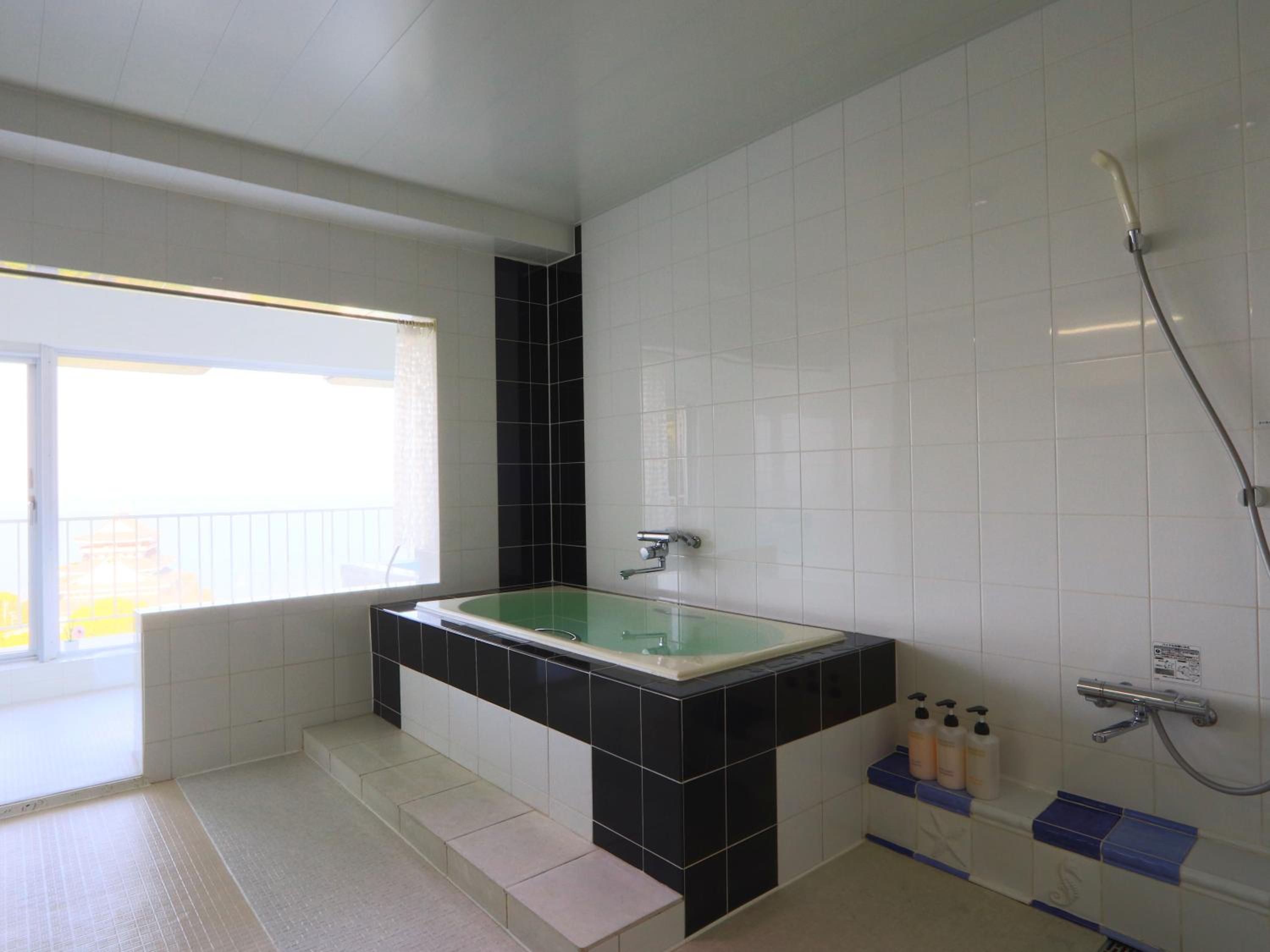 King Suite with Sea View - Photo 13