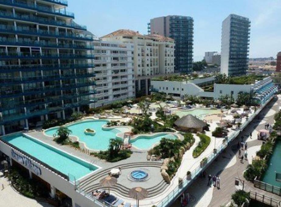 Two-Bedroom Apartment with City View photo 2