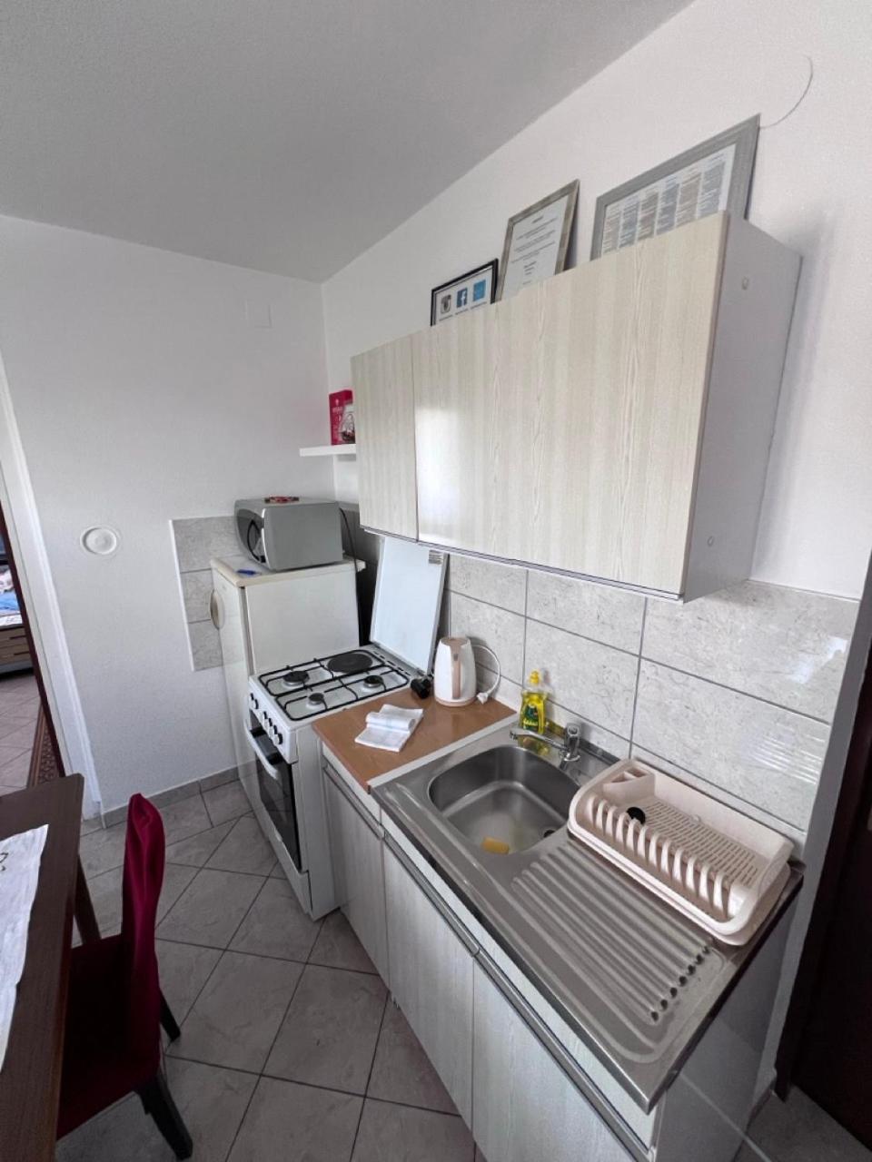 One-Bedroom Apartment with Terrace - Photo 2