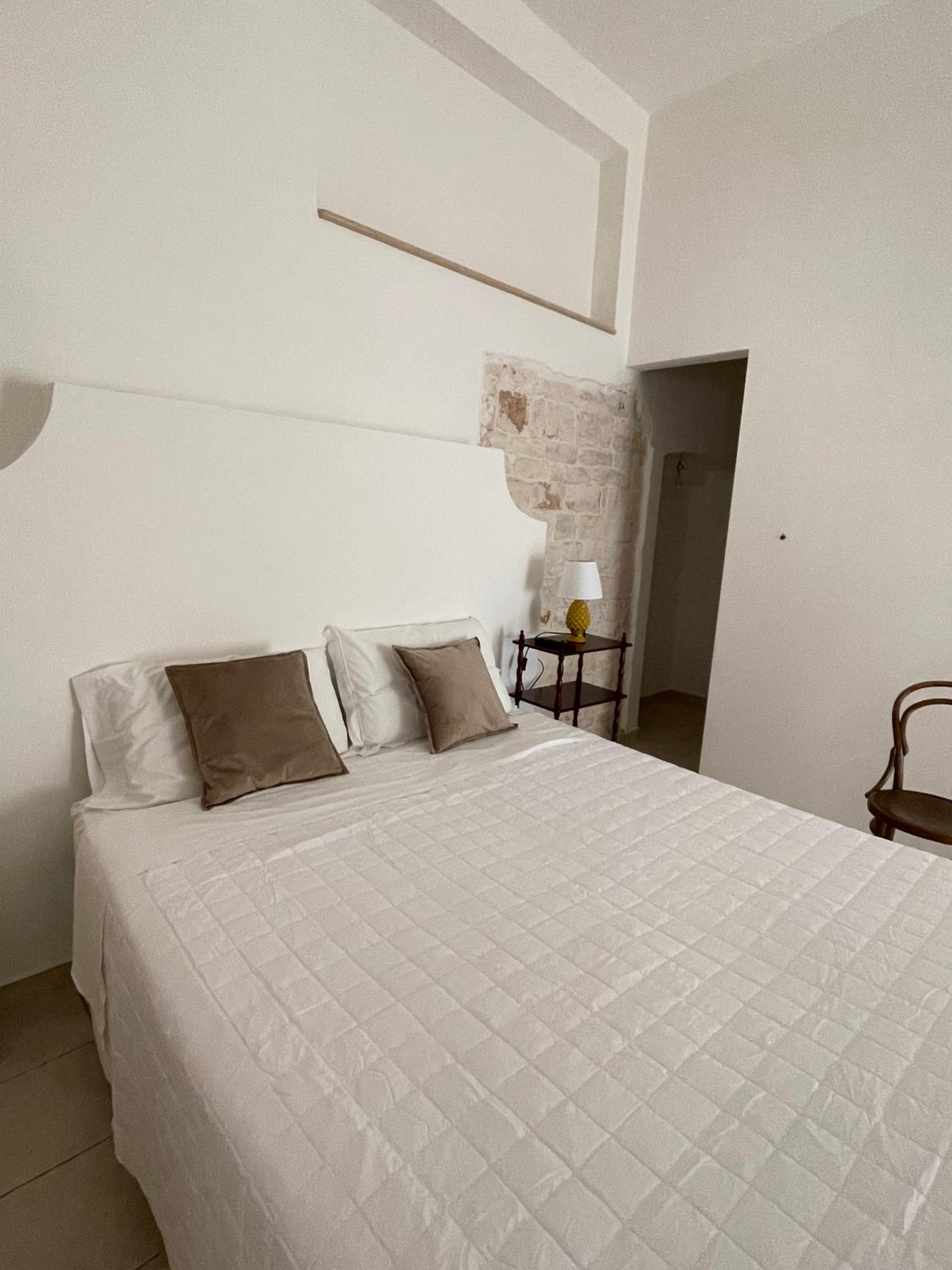 One-Bedroom House photo 1