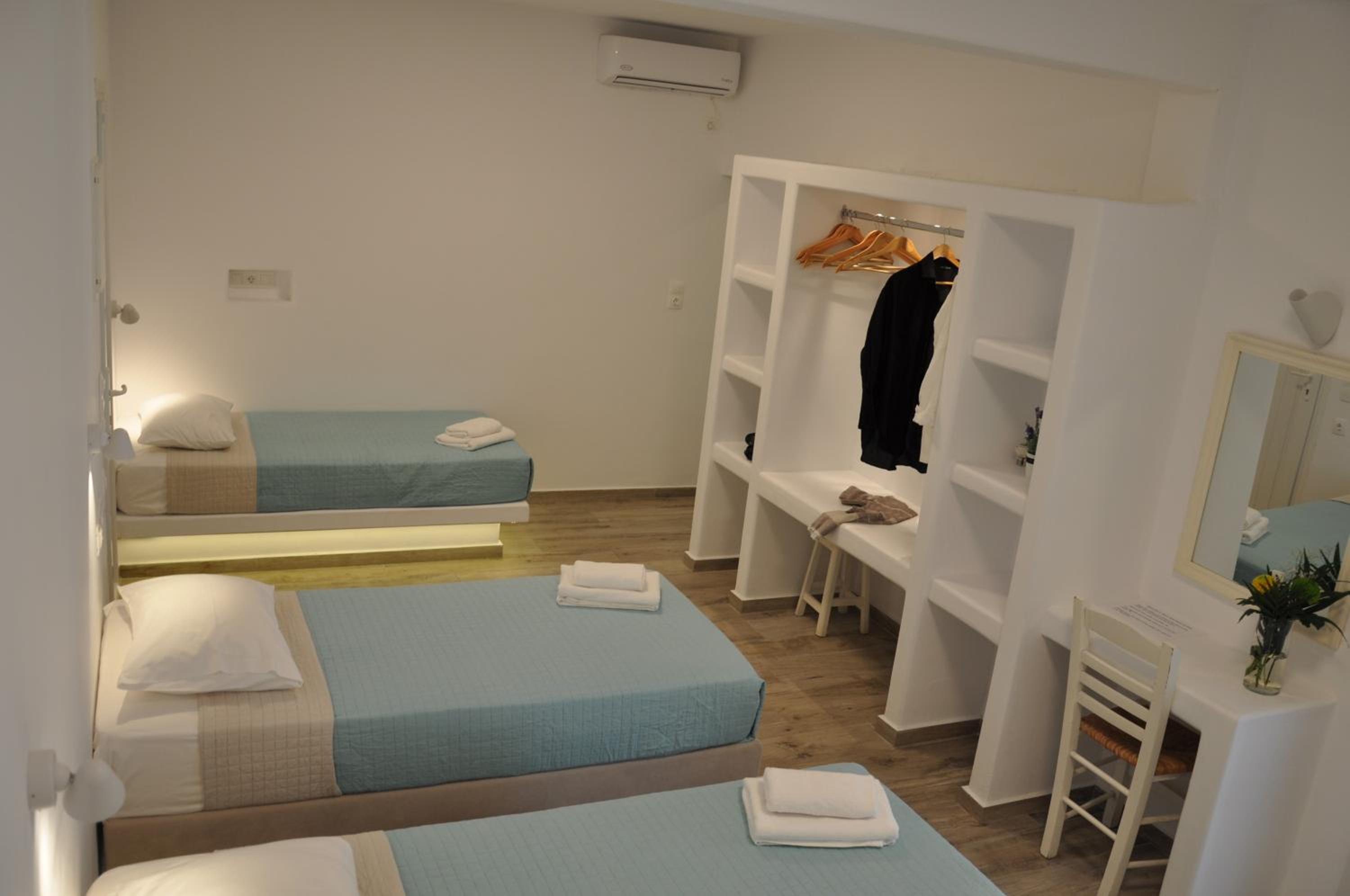 Superior Quadruple Room photo 2