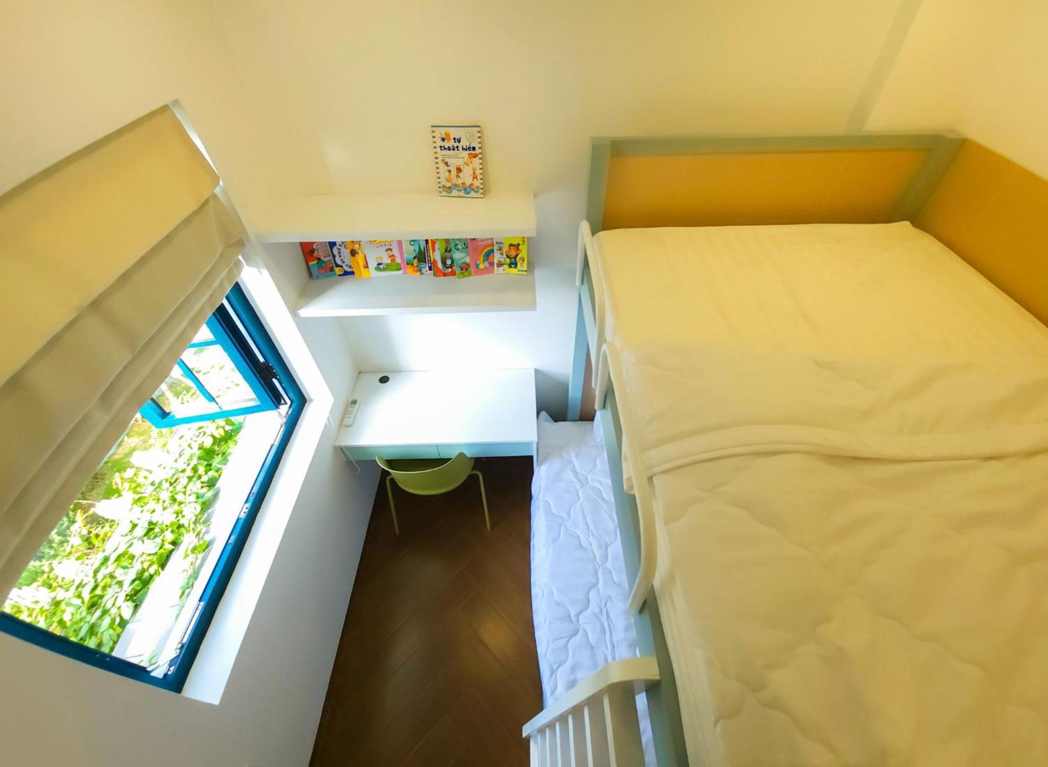 Three-Bedroom House photo 2