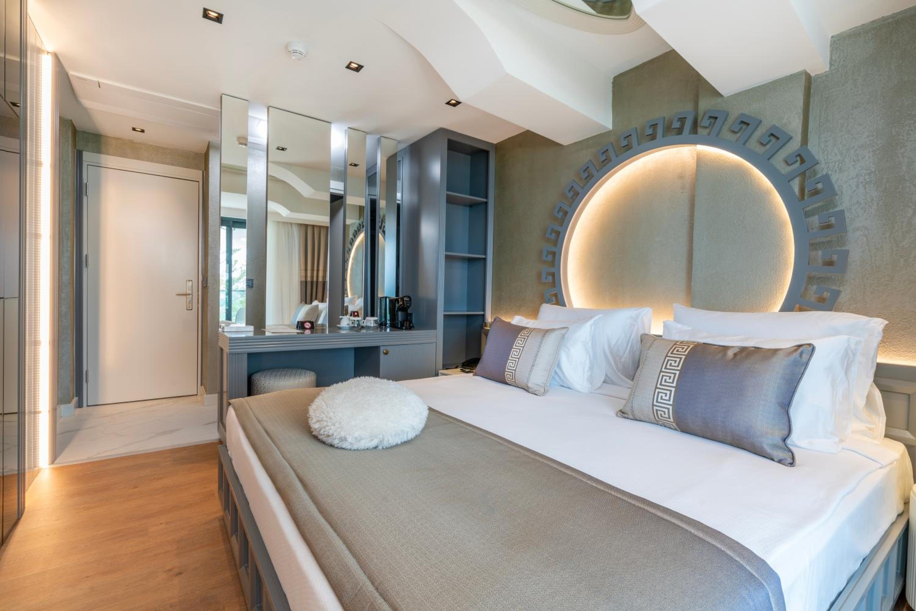 Standard Double or Twin Room photo 2