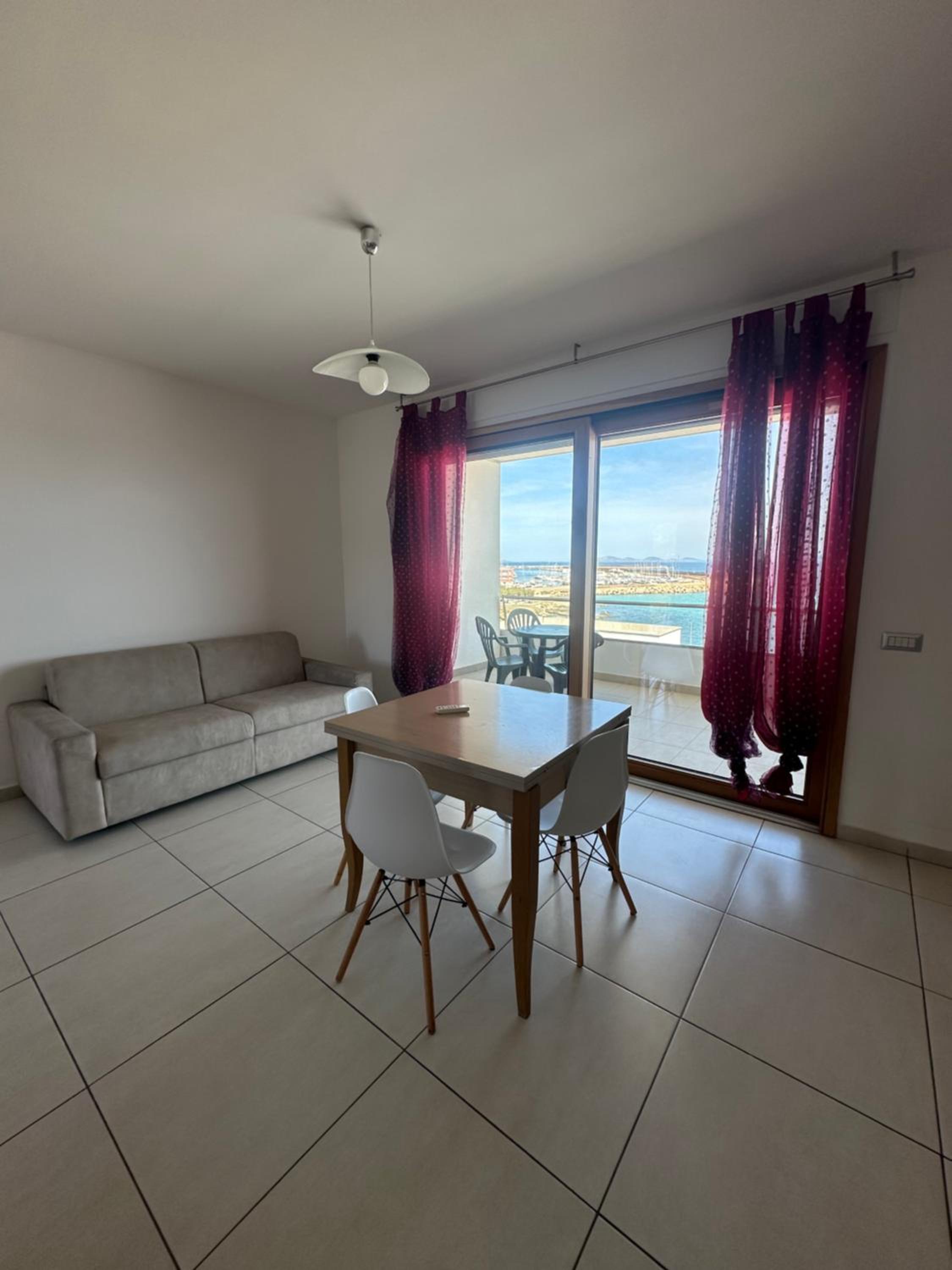Family Two-Bedroom Apartment With View photo 1