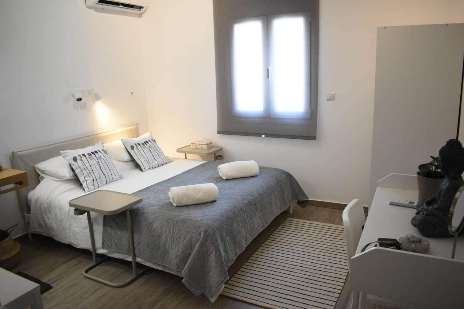 One-Bedroom House photo 1