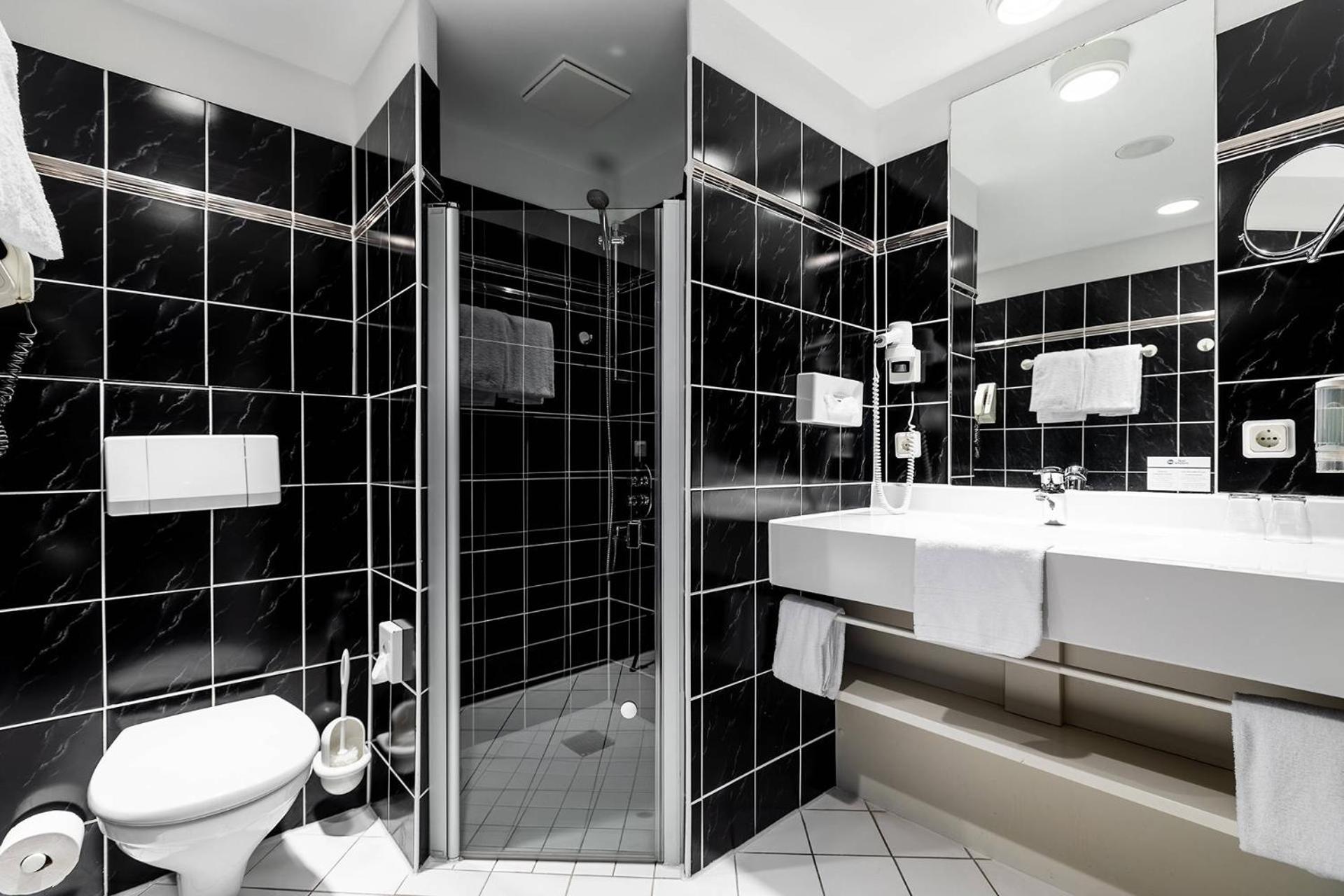 Double Room - Photo 5