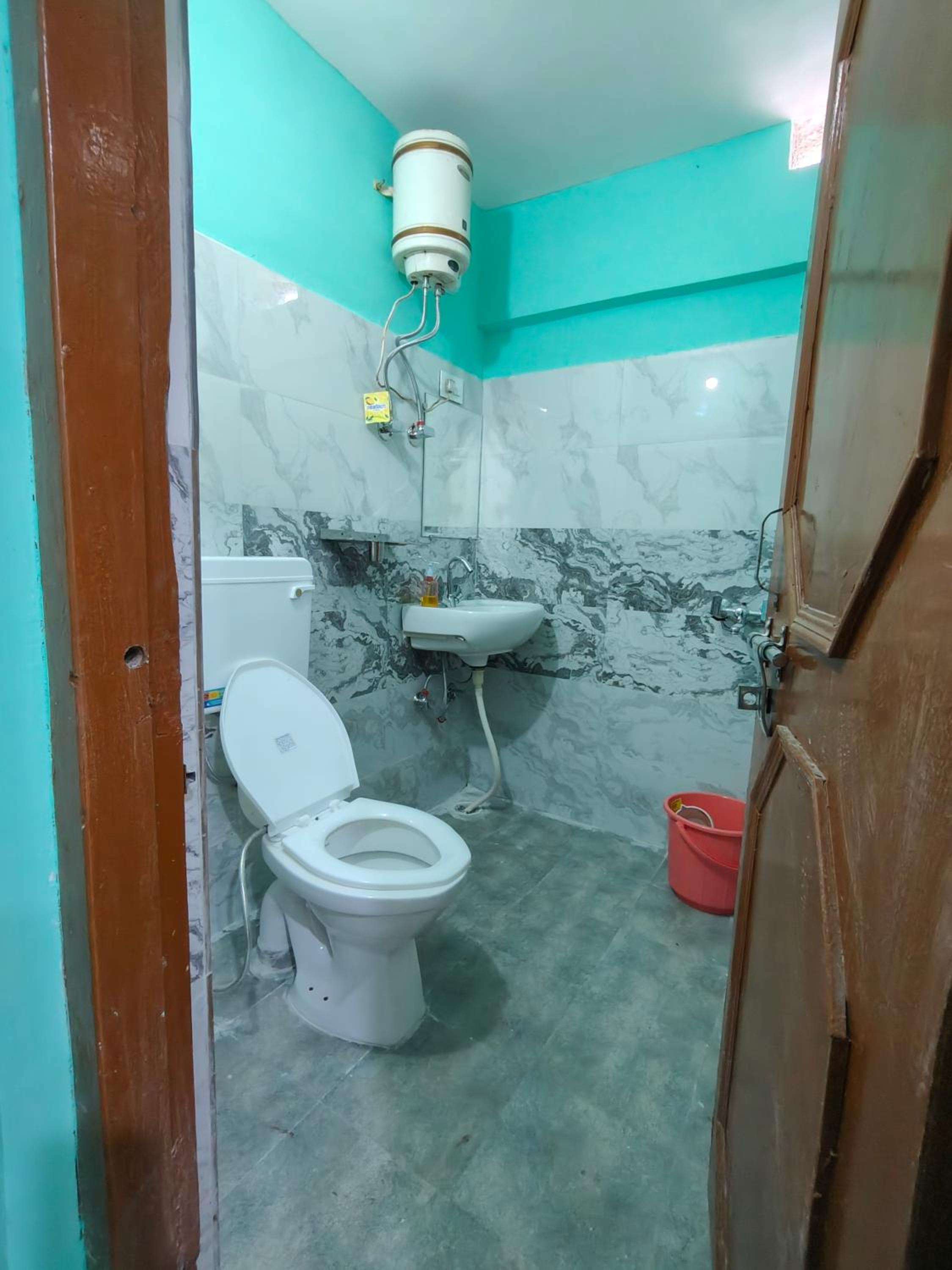 Triple Room with Private Bathroom photo 3