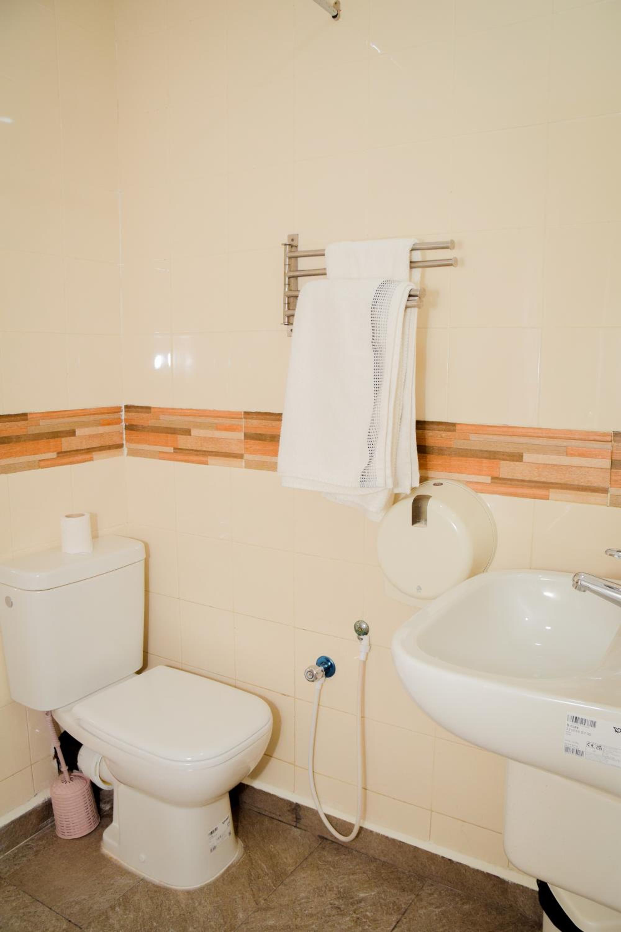 Double Room - Photo 6