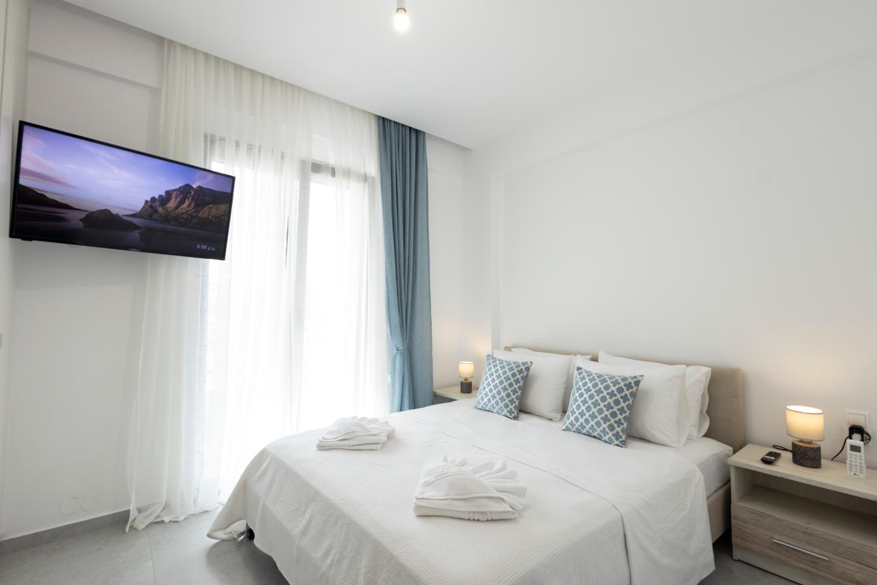 Apartment with Mountain View